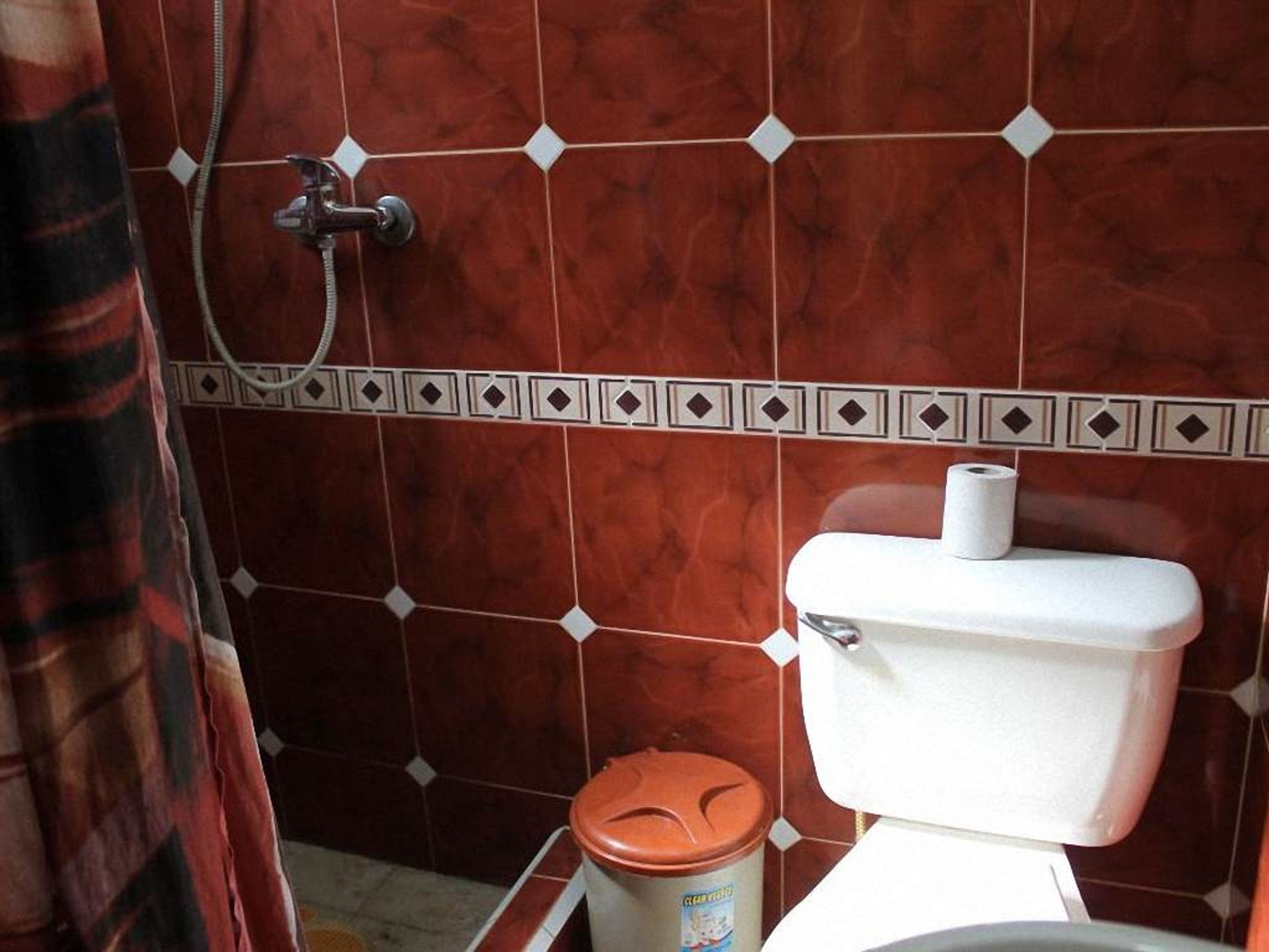 Hostal Villa Toledo, ANASTACIO CARDENAS, No. 356Bathroom's view