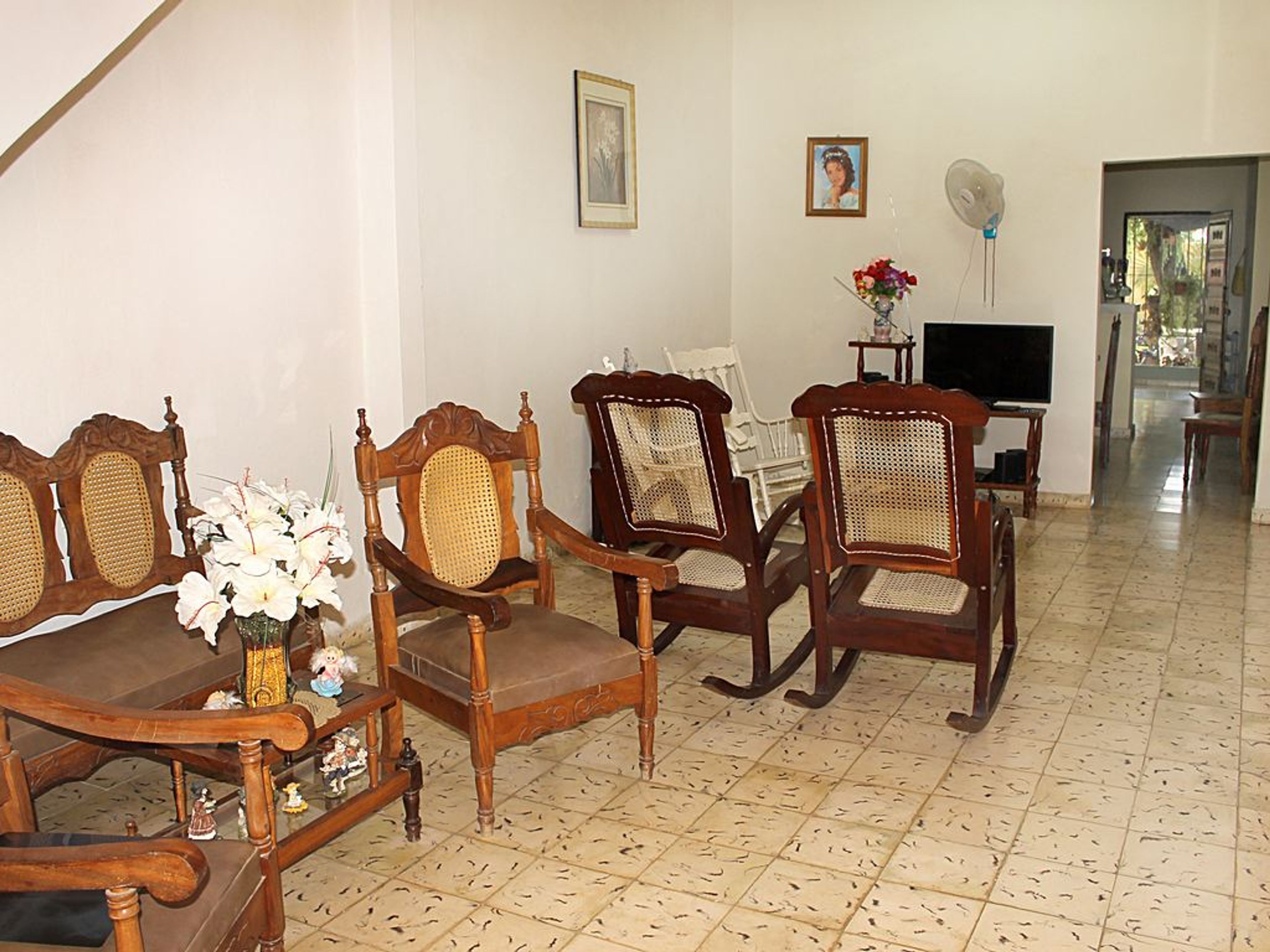 Hostal Betty & Wilber, CLEMENTE PEREIRA (Cruz Verde), No. 93-AHouse's living room