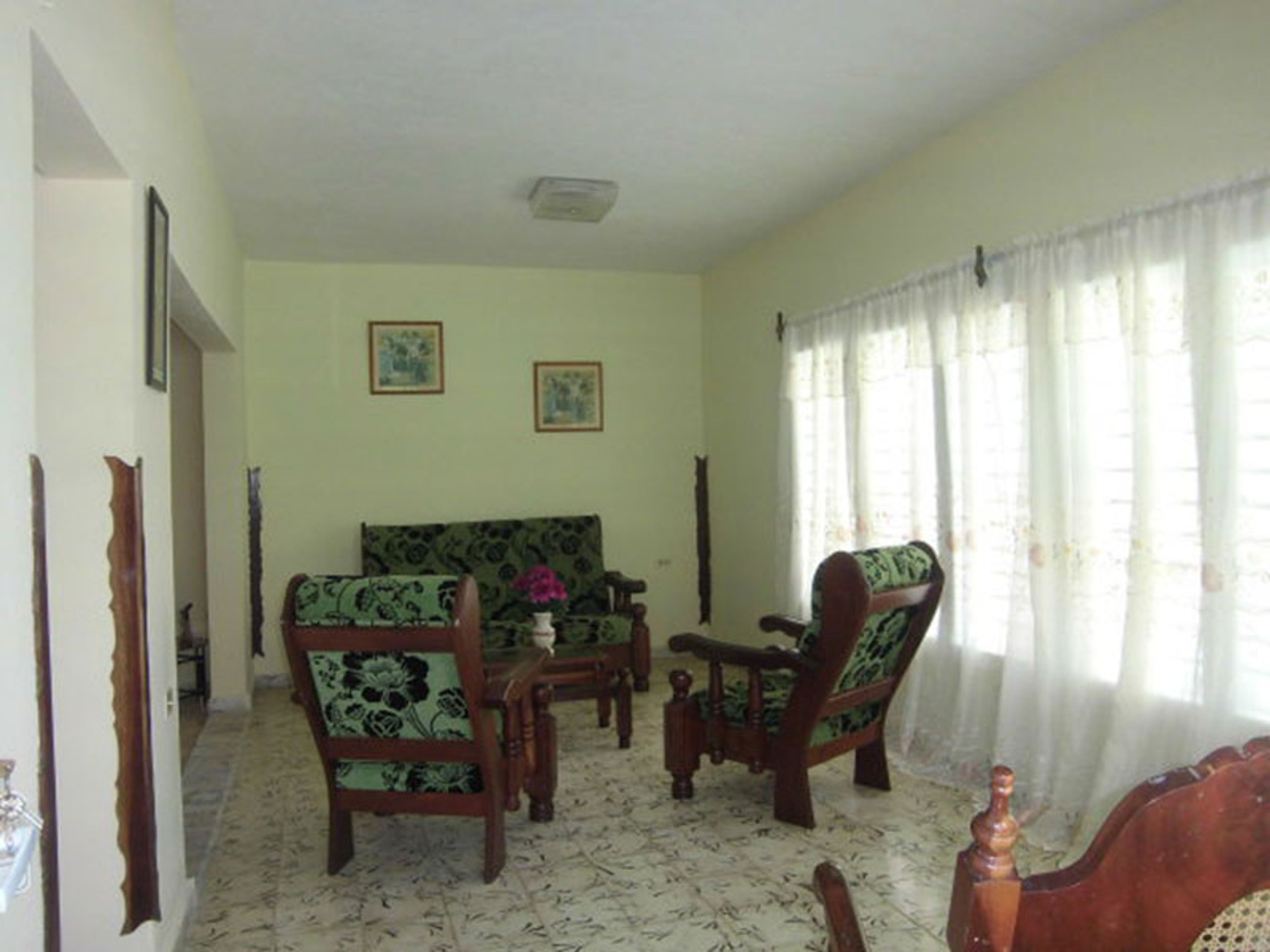 Villa Castellanos 2, PLAYA GIRÓNHouse's living room