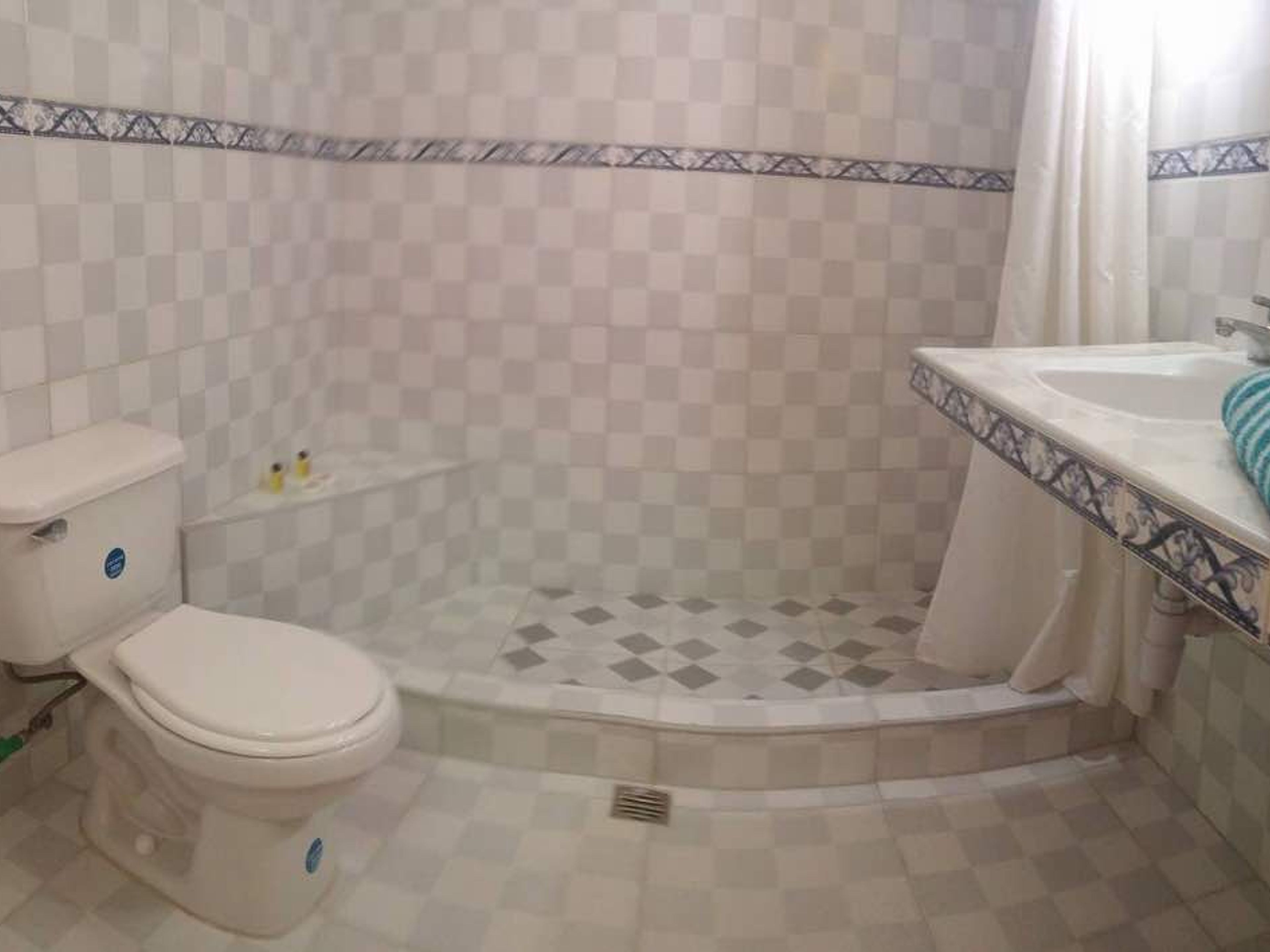 Hostal Manzzanares, SAN RAMON, No. 160Bathroom´s view