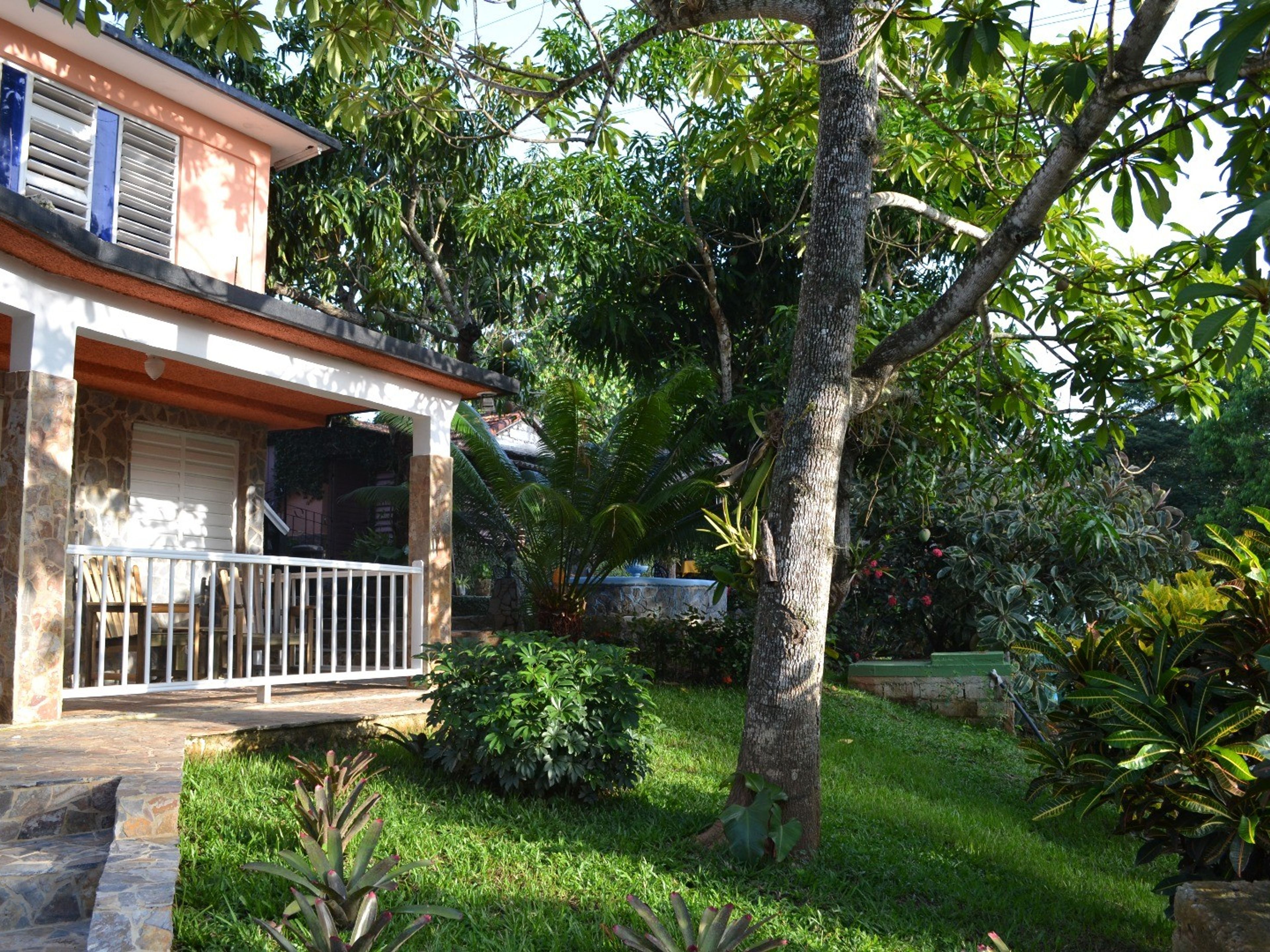 Villa Fernan2, ADELA ASCUYInside garden view