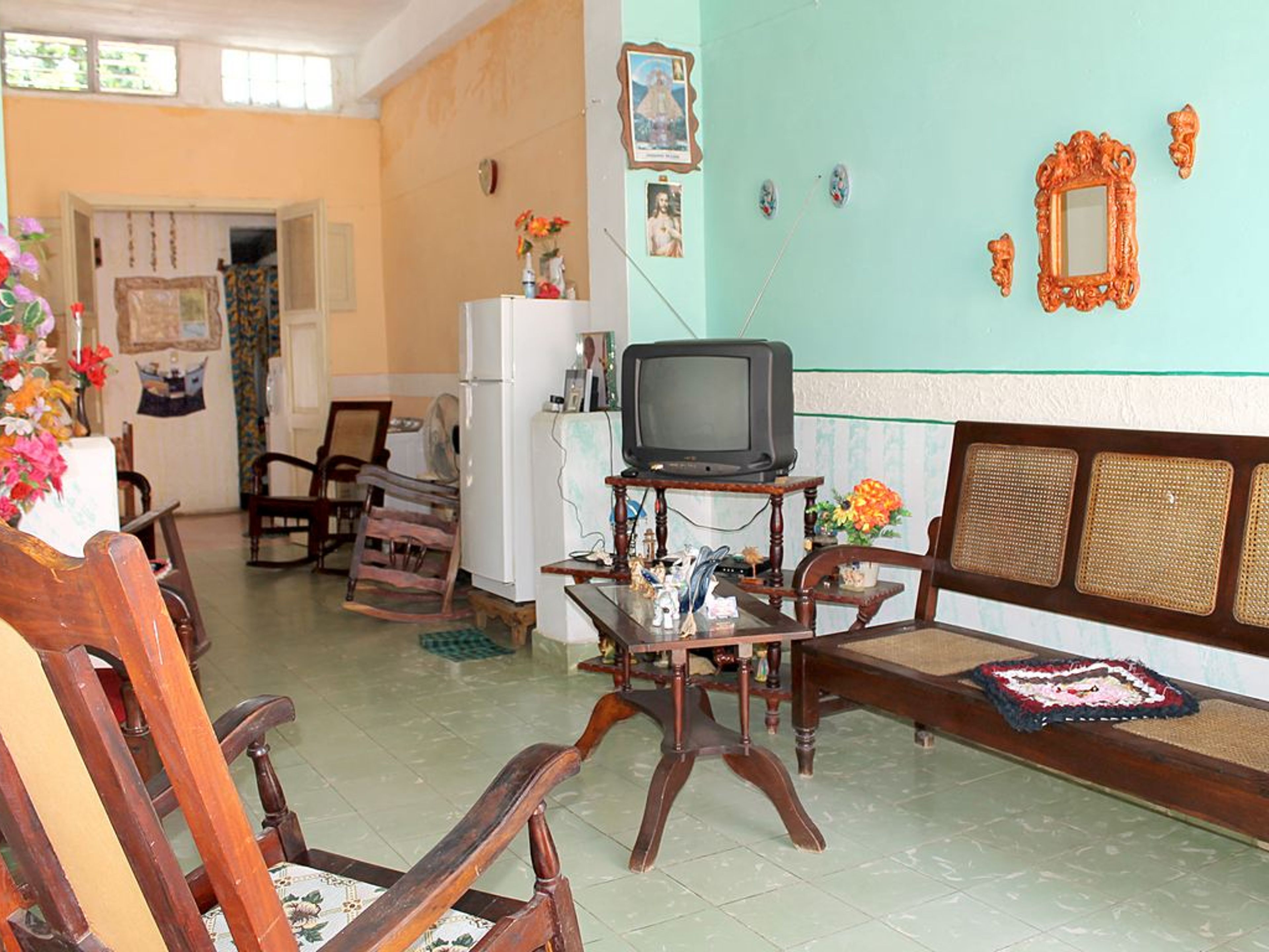 Hostal Mercedes, ABEL SANTAMARÍA (Lirio Blanco), No.256House's living room
