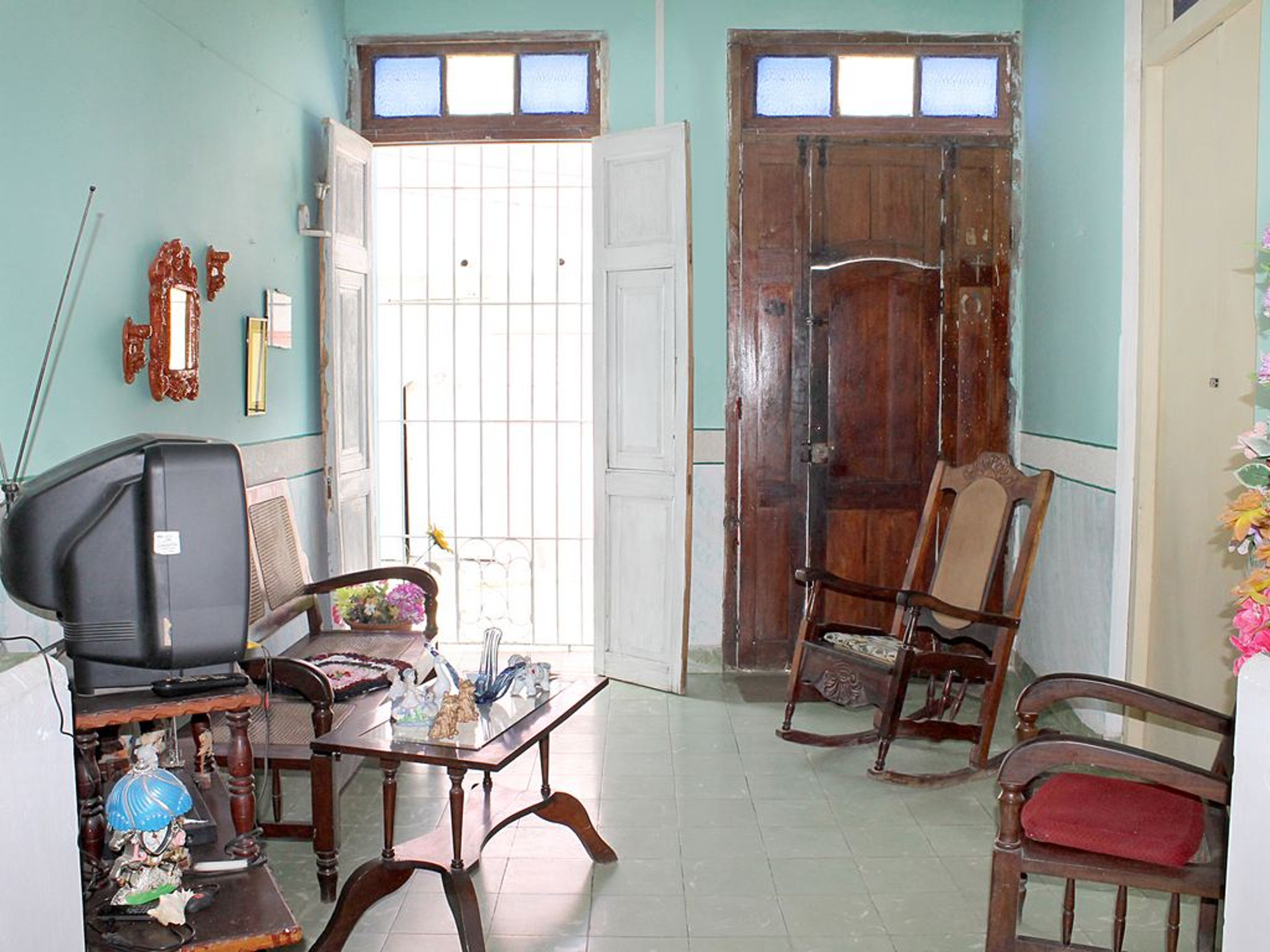Hostal Mercedes, ABEL SANTAMARÍA (Lirio Blanco), No.256House's living room