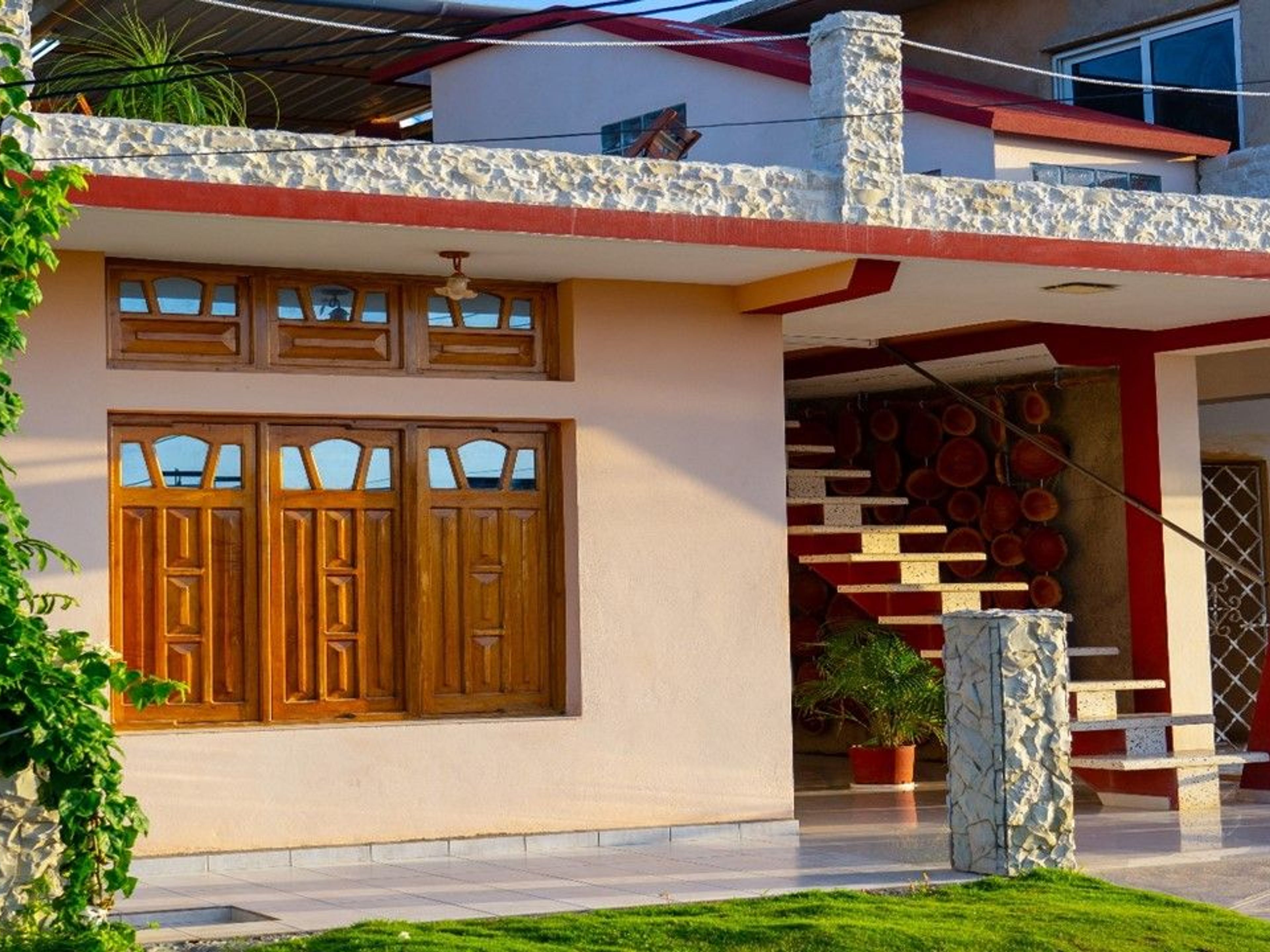 Hostal Litoral Caletón, BATEY CALETÓN