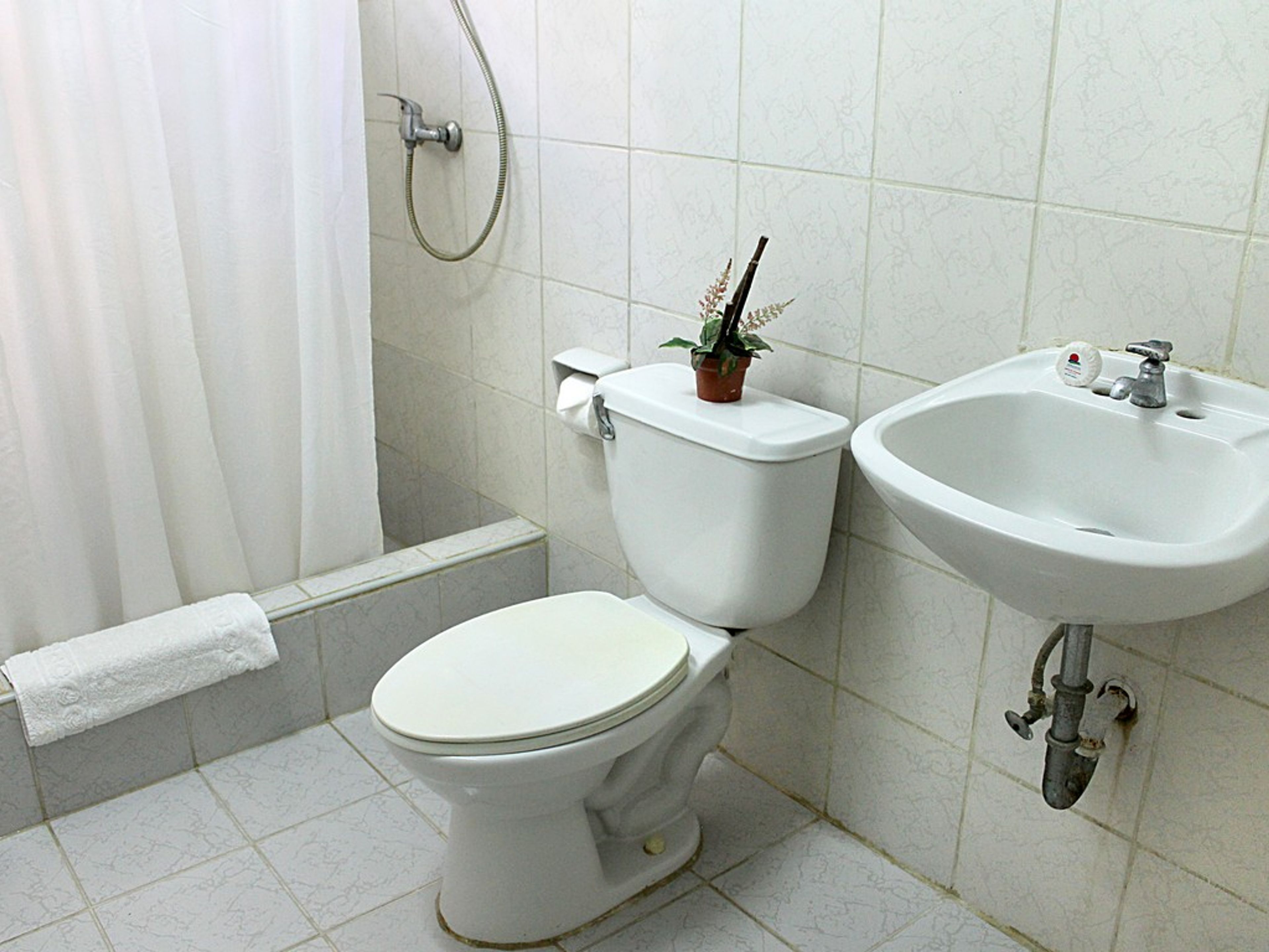 Hostal Sirena del Mar, IGLESIA, No. 22-CBathroom´s 2 view