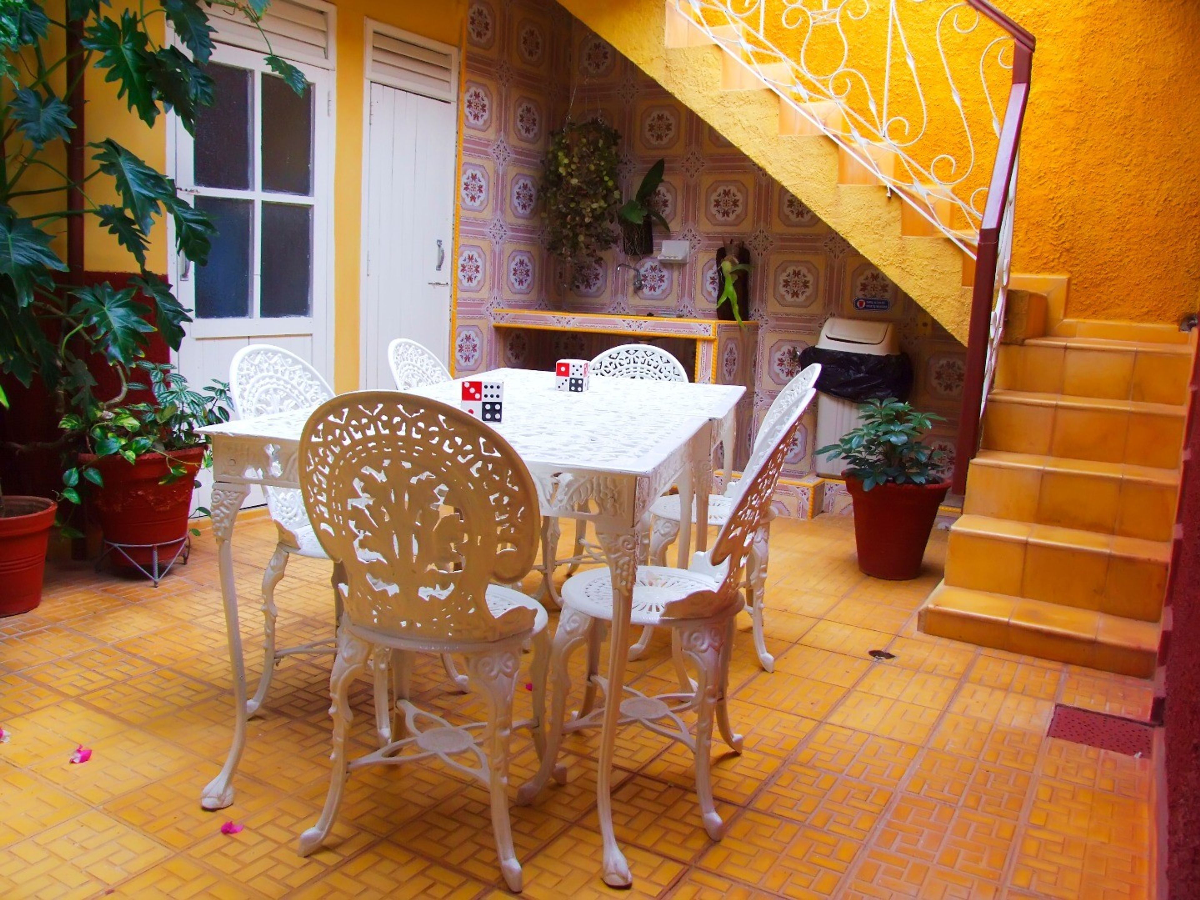 Casa Miriam Lagunilla, JOSÉ MARTÍ (Jesús María) No. 327House's inside patio view