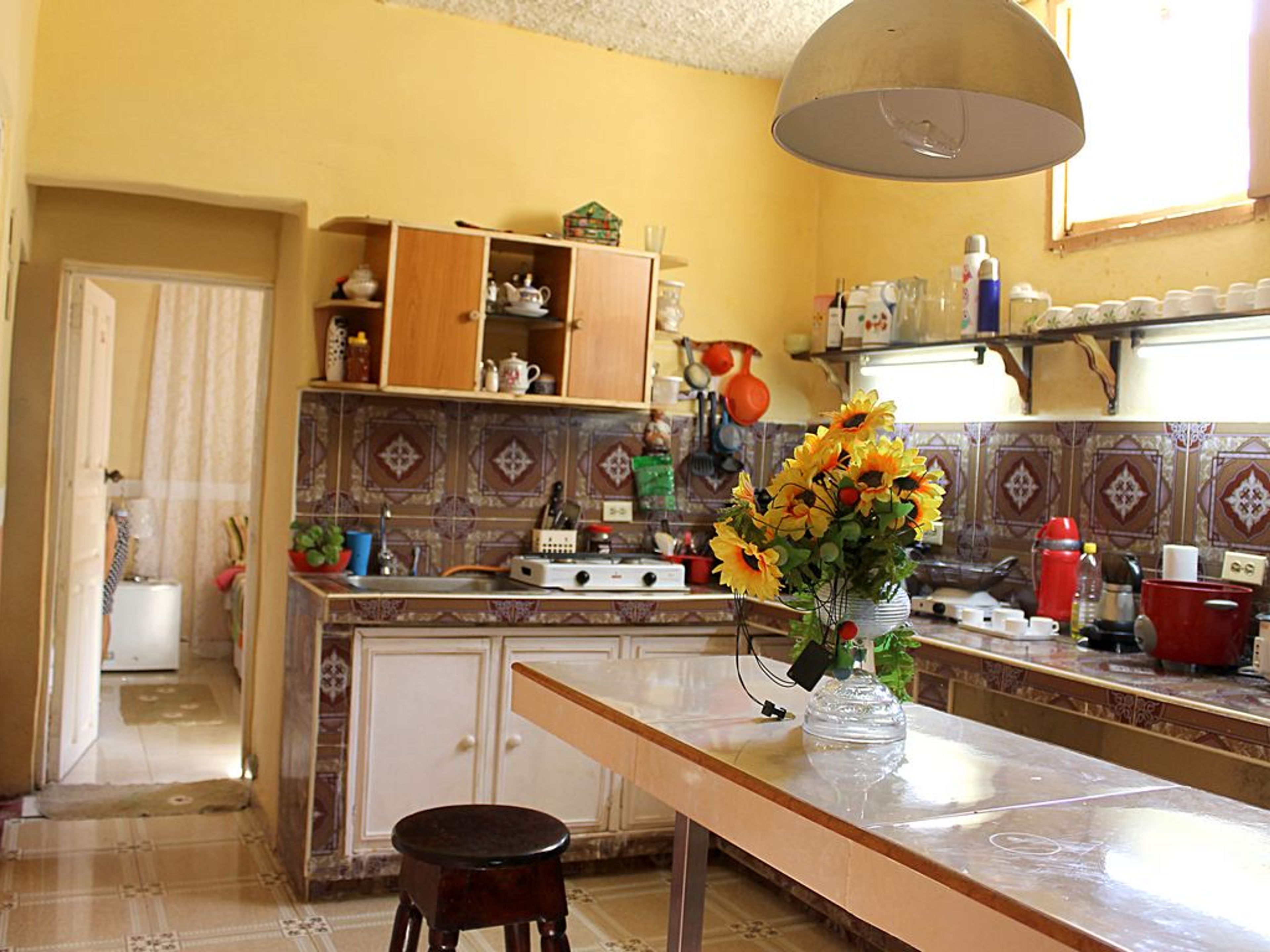 Hostal La Casa Roja CALLEJÓN DE GALDÓS # 2House's kitchen view
