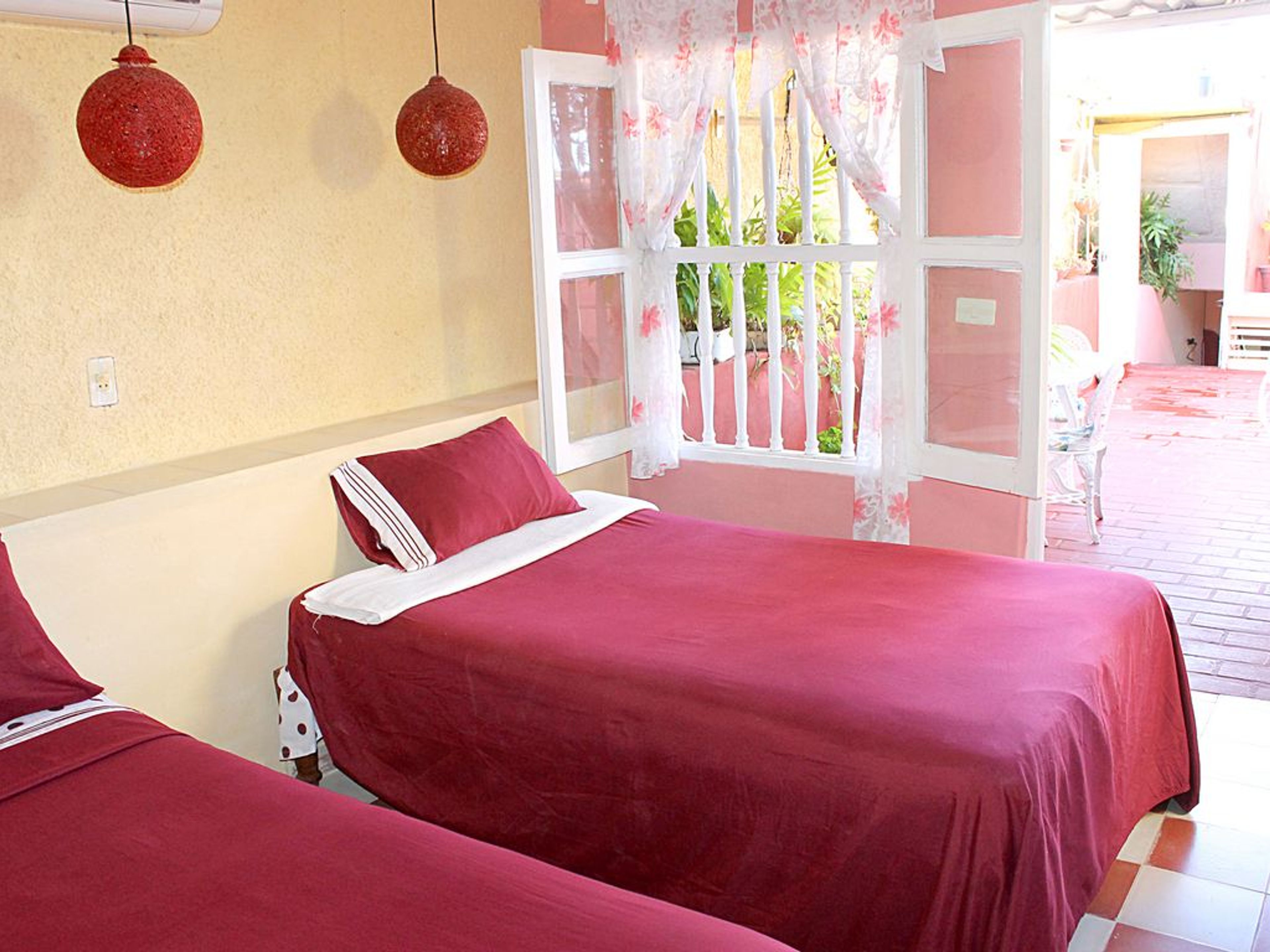 Hostal La Casa Roja CALLEJÓN DE GALDÓS # 2Standard room 1