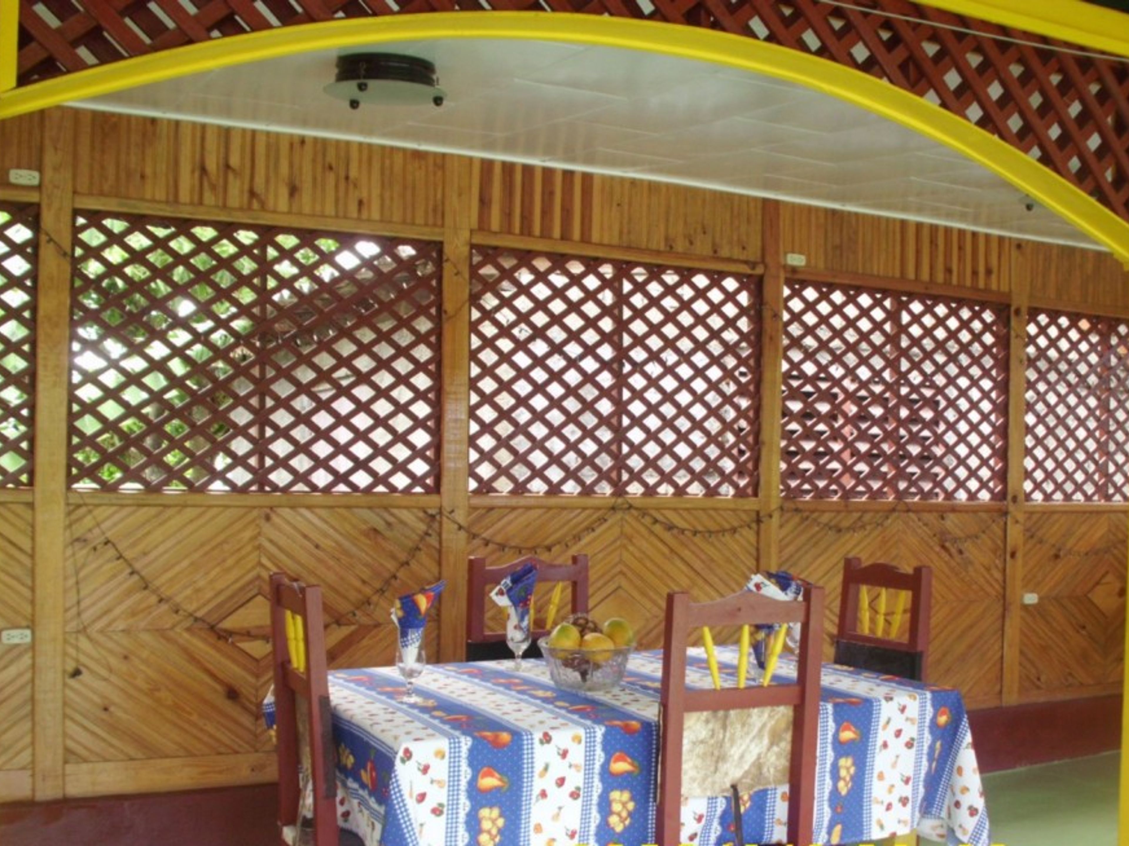 Дом Toni y Miriam, MARIANA GRAJALES, No. 97House terrace and dinning room view