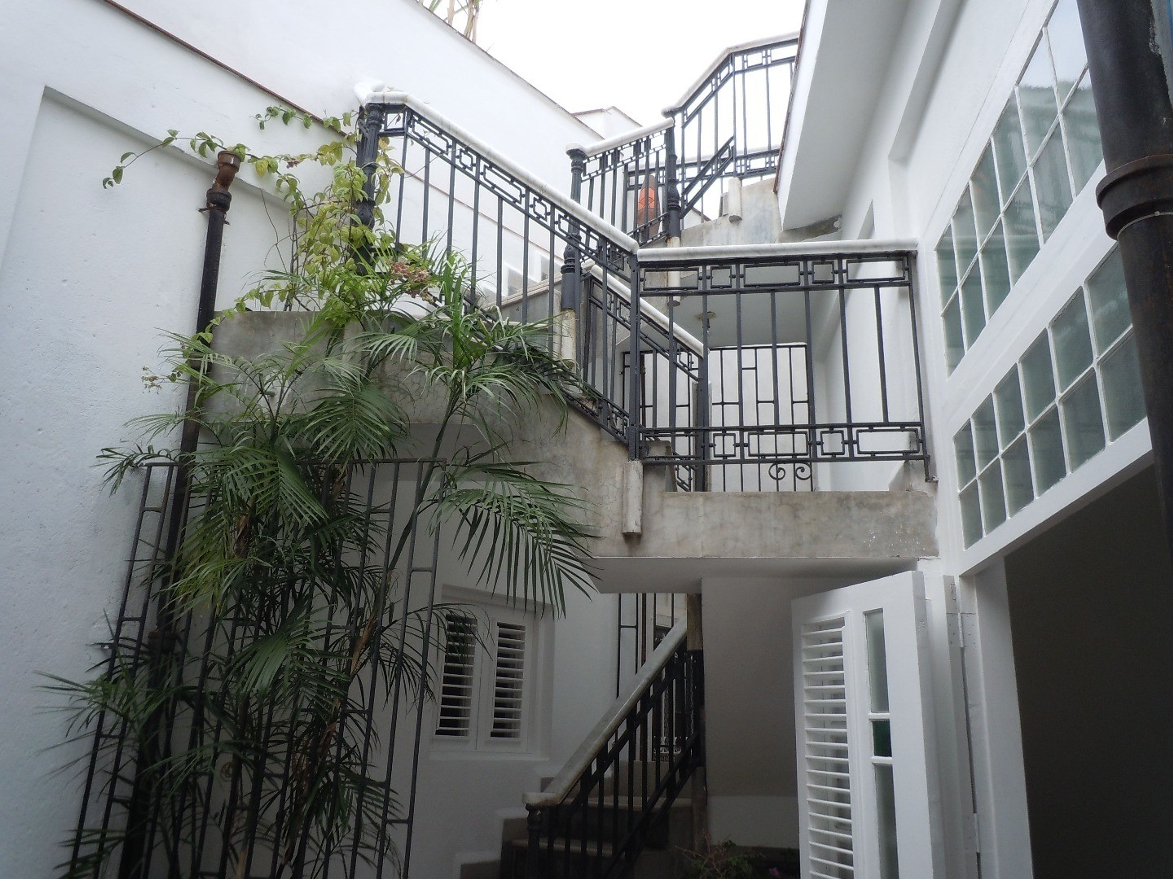 Casa Vitrales, HABANA, No. 106House's inside patio view