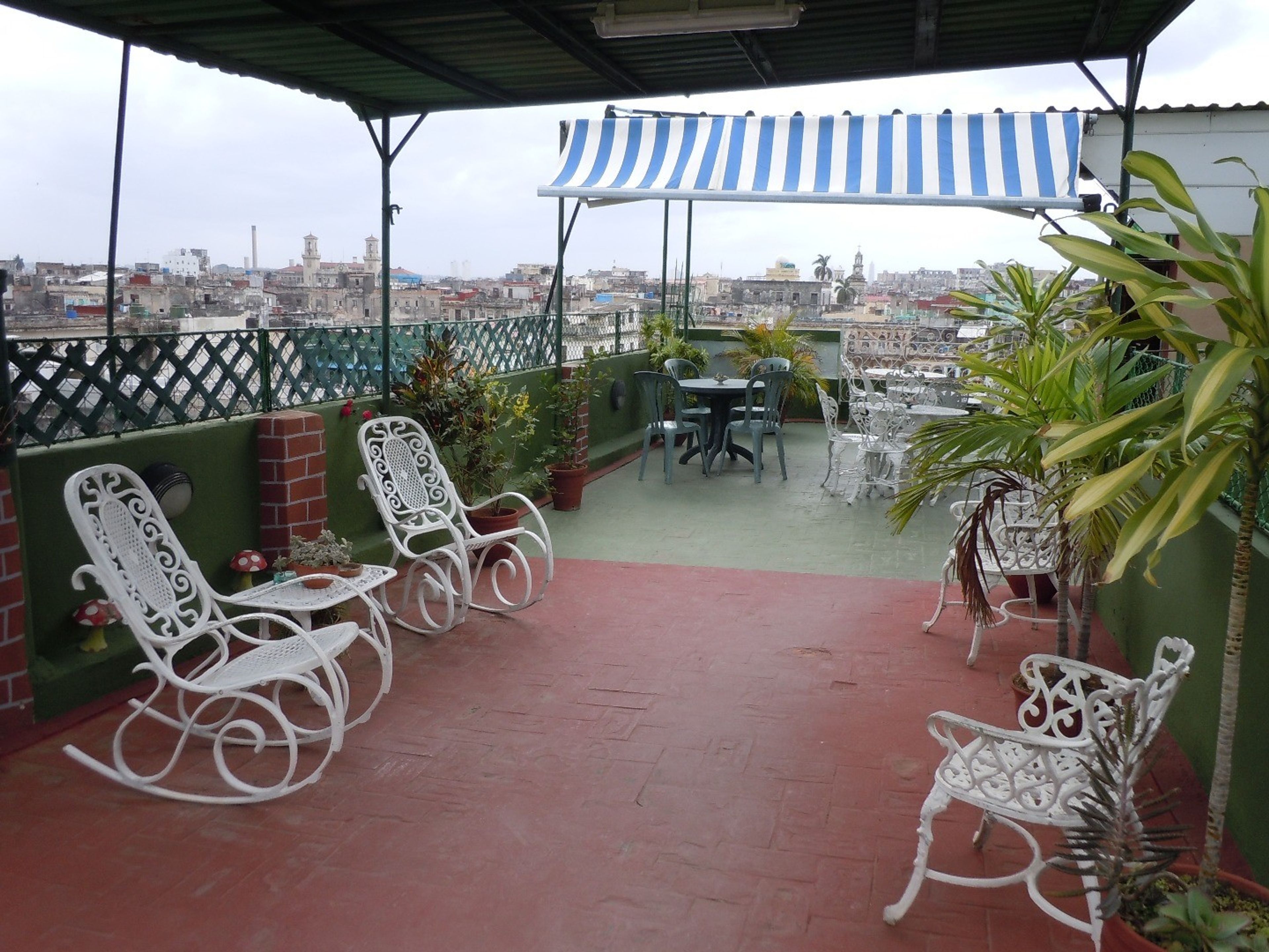 Casa La Terraza de Manolo, CUBA, No. 611 - House's terrace view with city view