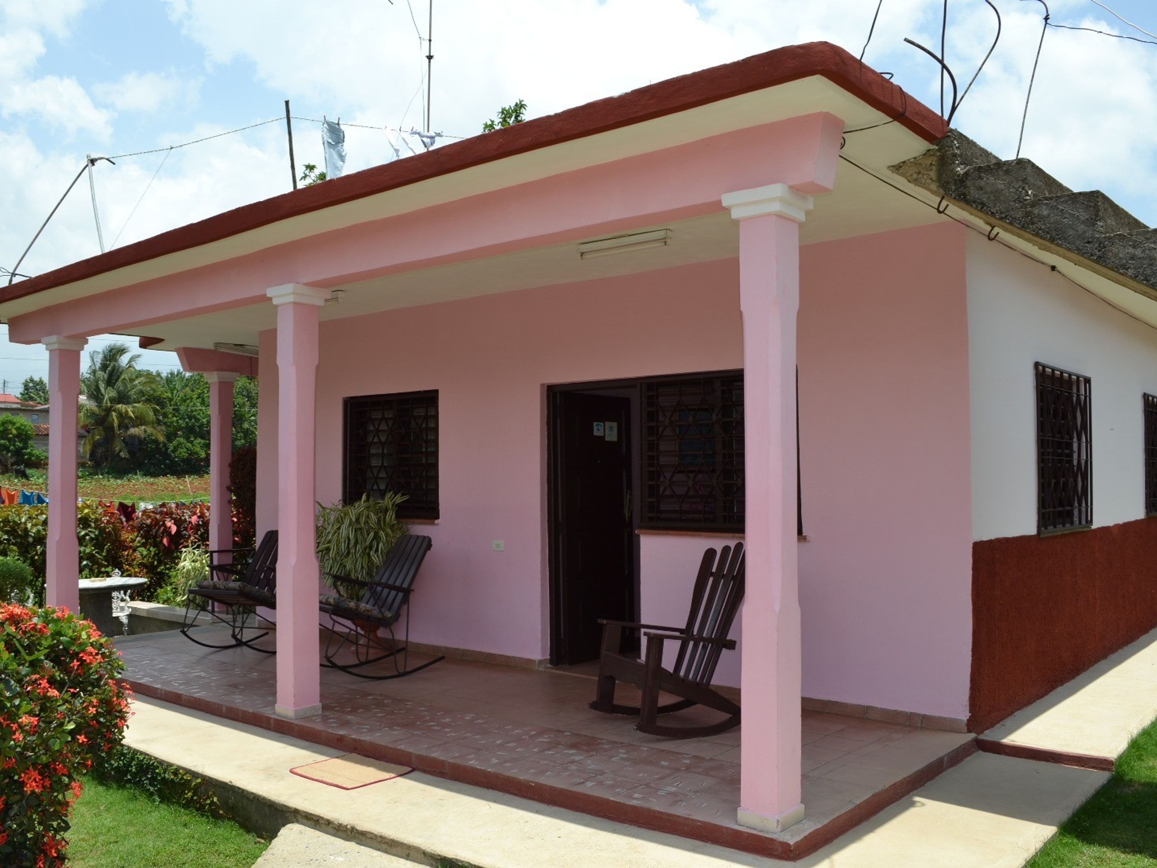 Mirelia House, Km 25