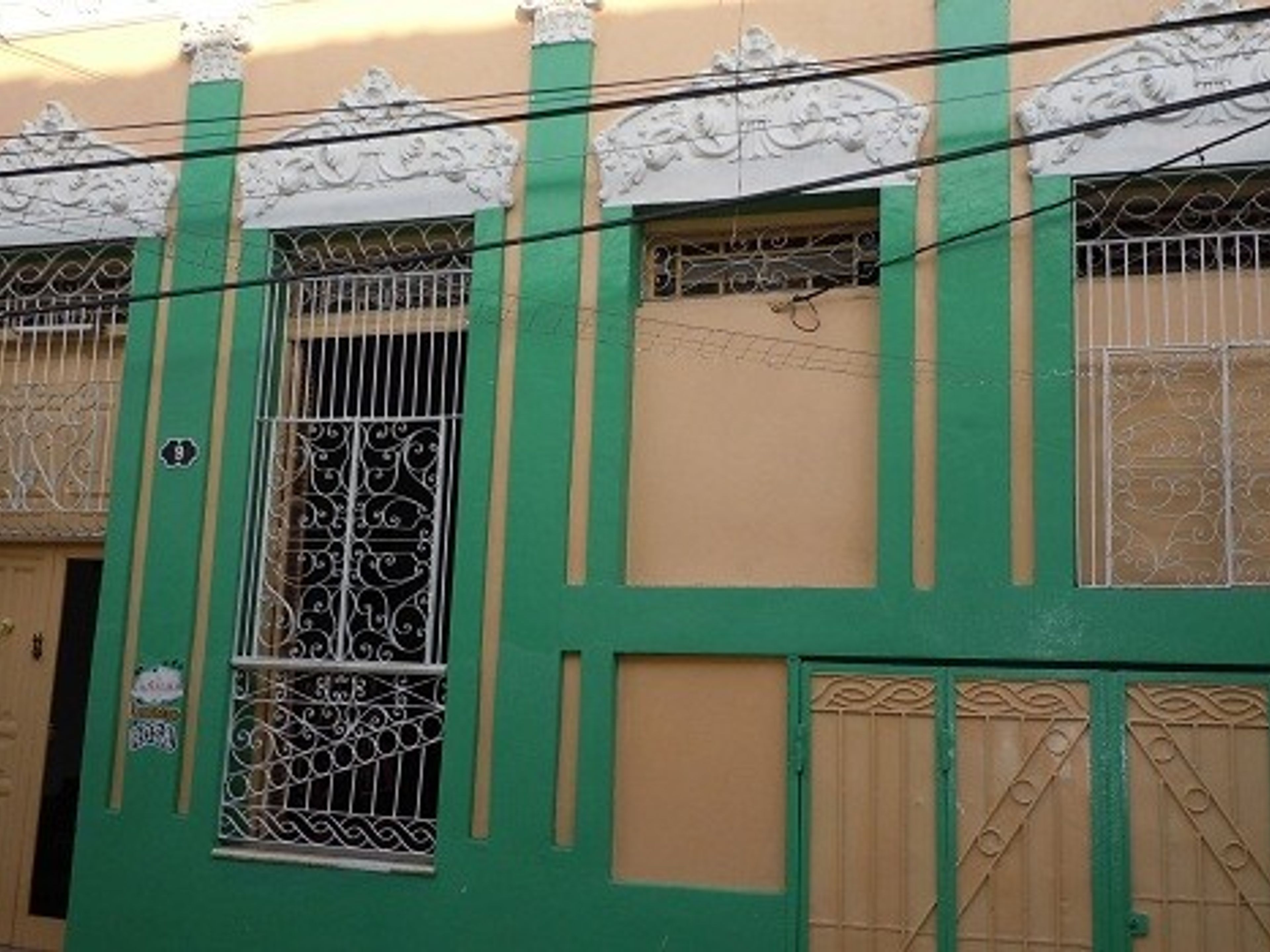 Casa Leonardo y Rosa, PADRE QUIROGA, No. 9