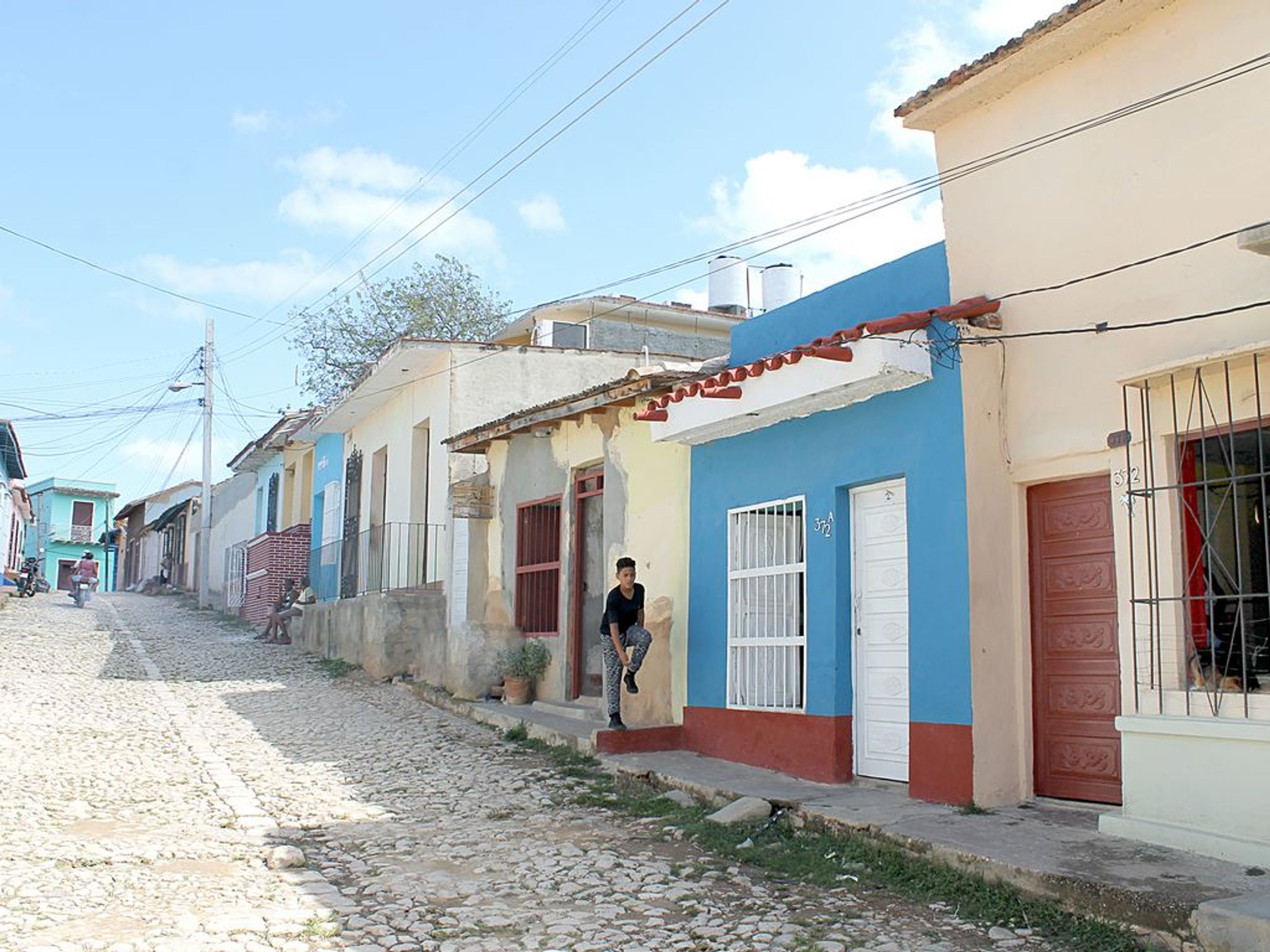 Hostal Los Animadores, ABEL SANTAMARÍA (Lirio Blanco), No.372Trinidad old city and house's panoramic view
