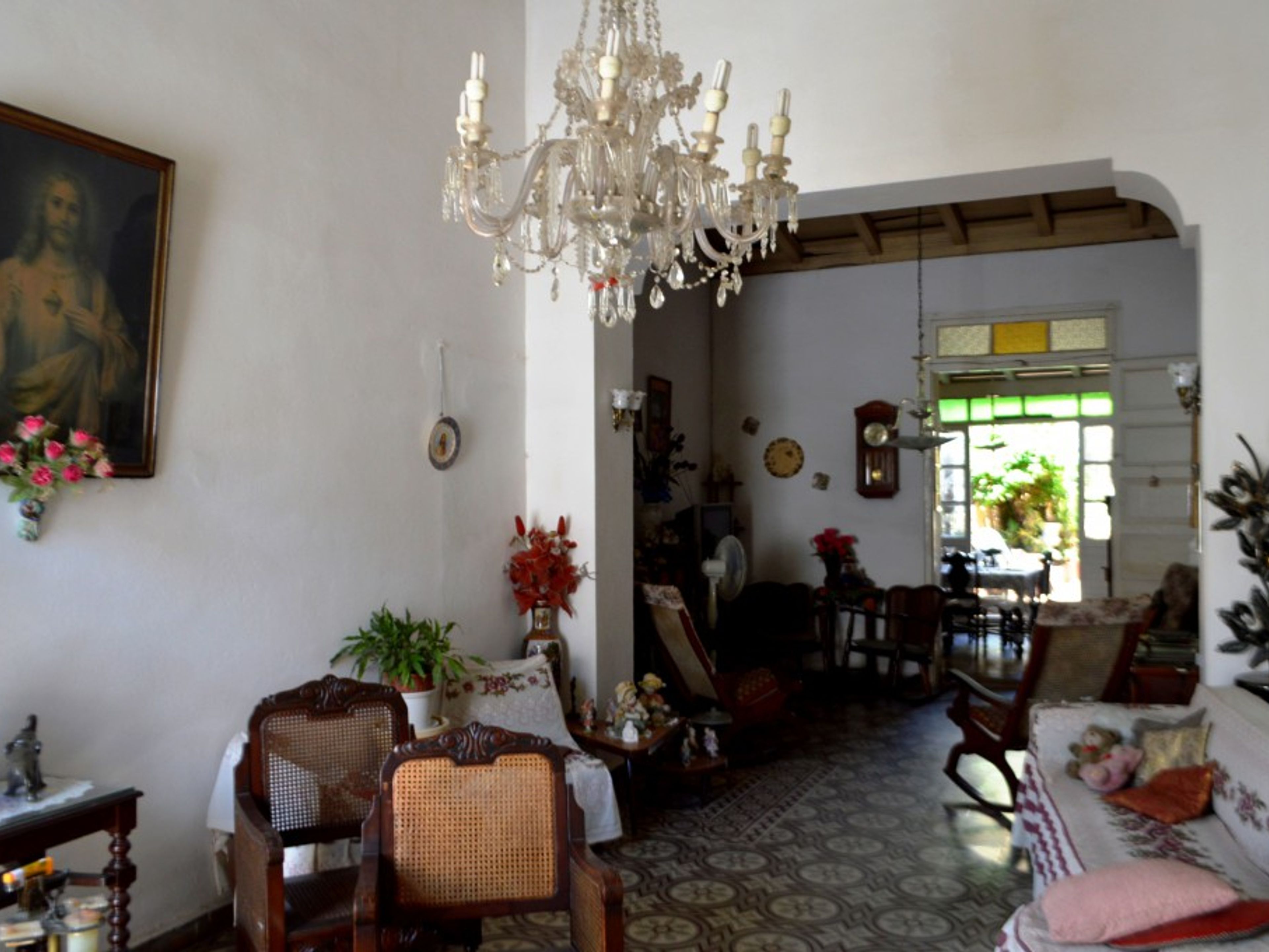 Casa Familia Escobar, JESÚS MARÍA (JOSÉ MARTÍ), No. 178House's living and dinning room