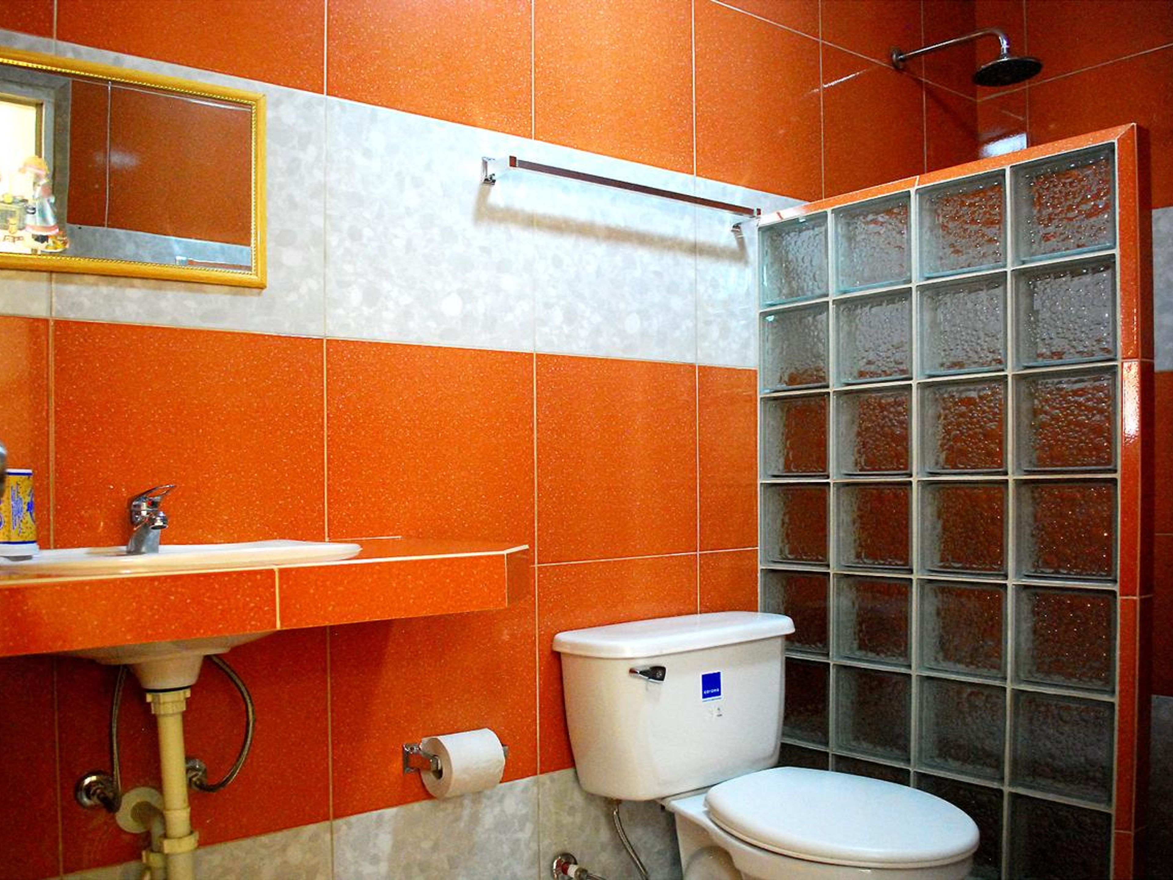 Villa Irure (Sarita y Genoveva), RAFAEL TREJO, No. 6Bathroom´s view