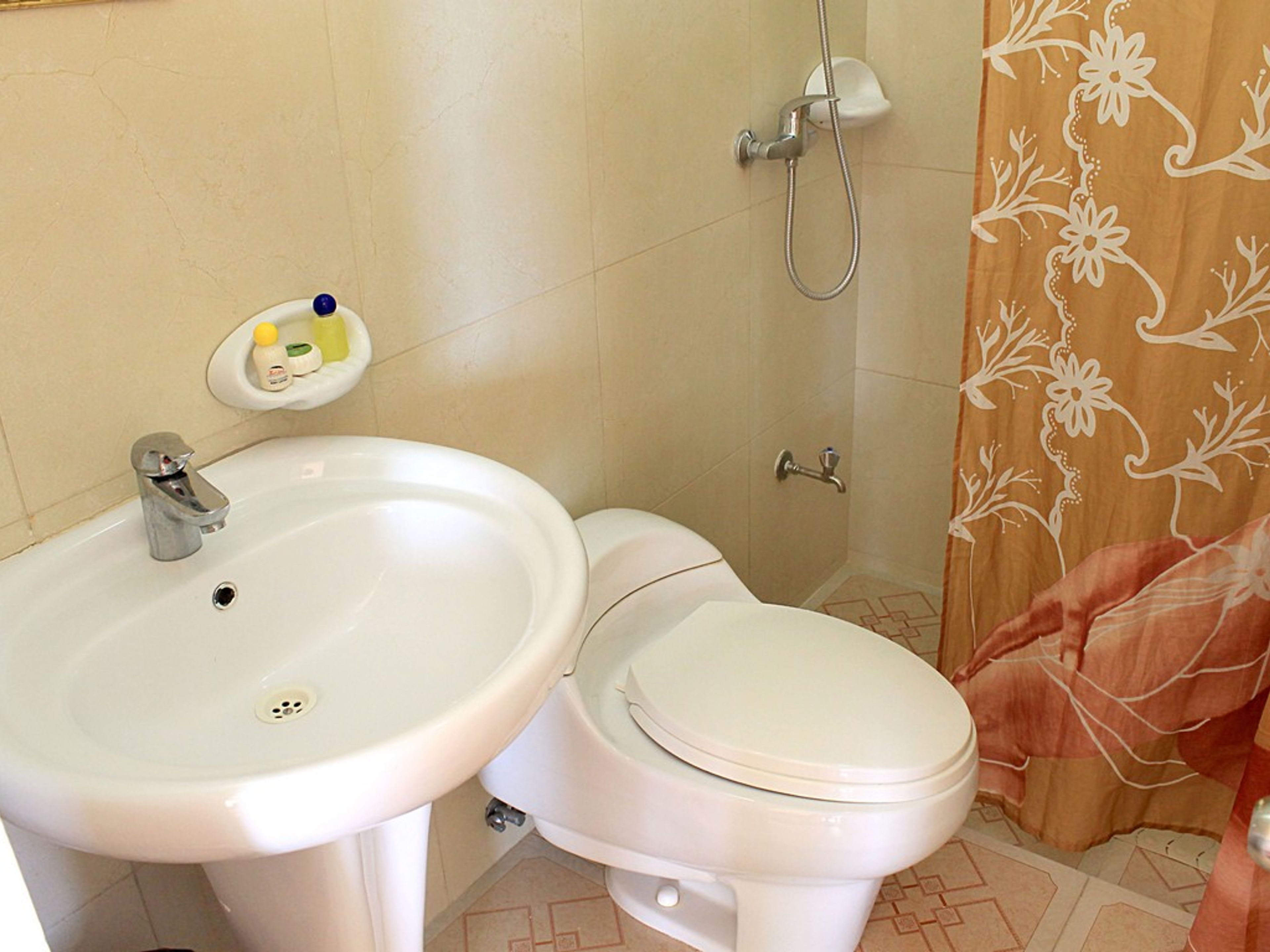 Hostal Loraine, BUEN RETIRO, No. 69 - Bathroom's 1 view