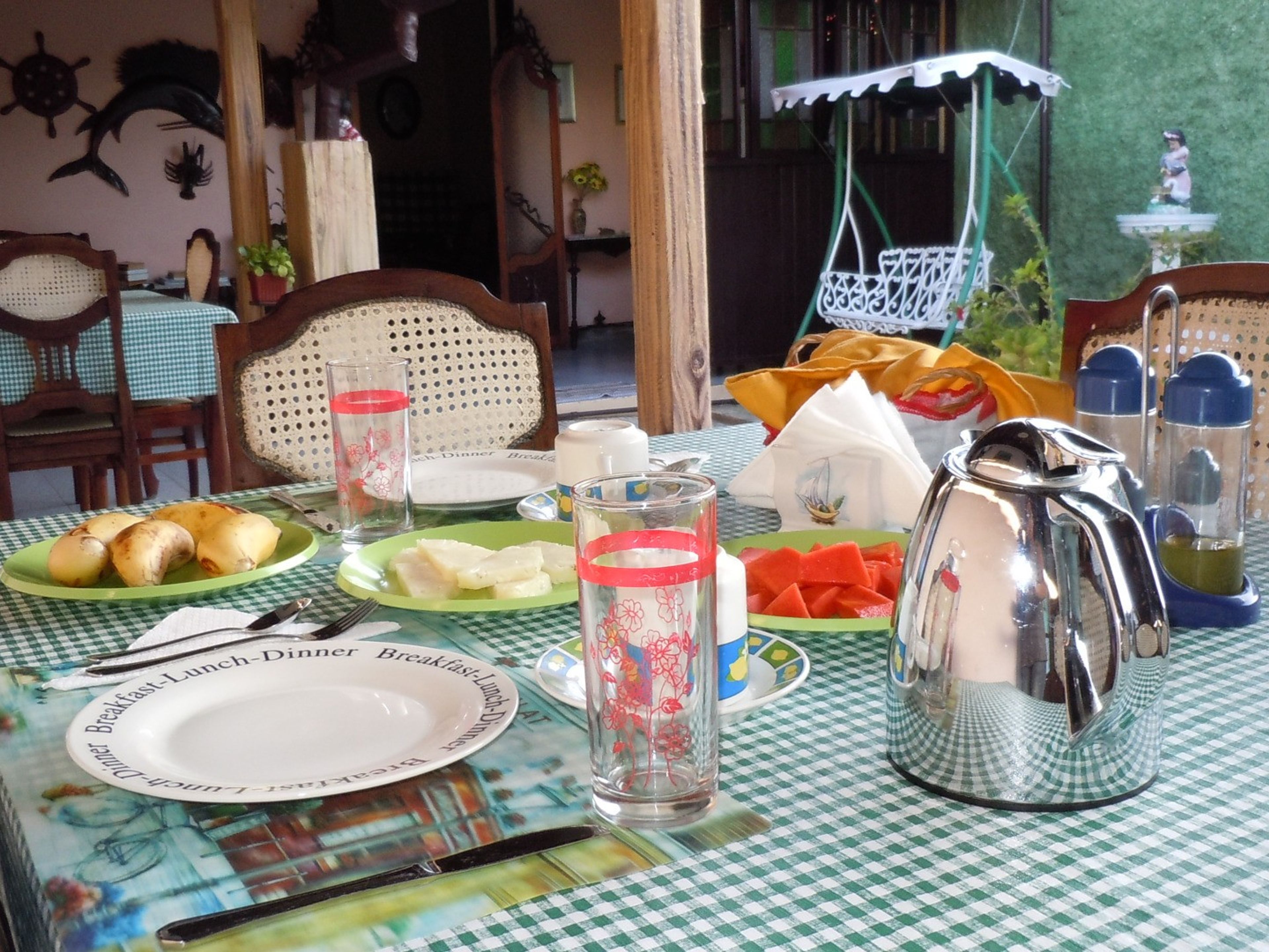 Hostal Los Hermanos, CÉSPEDES, No. 13House's breakfast services