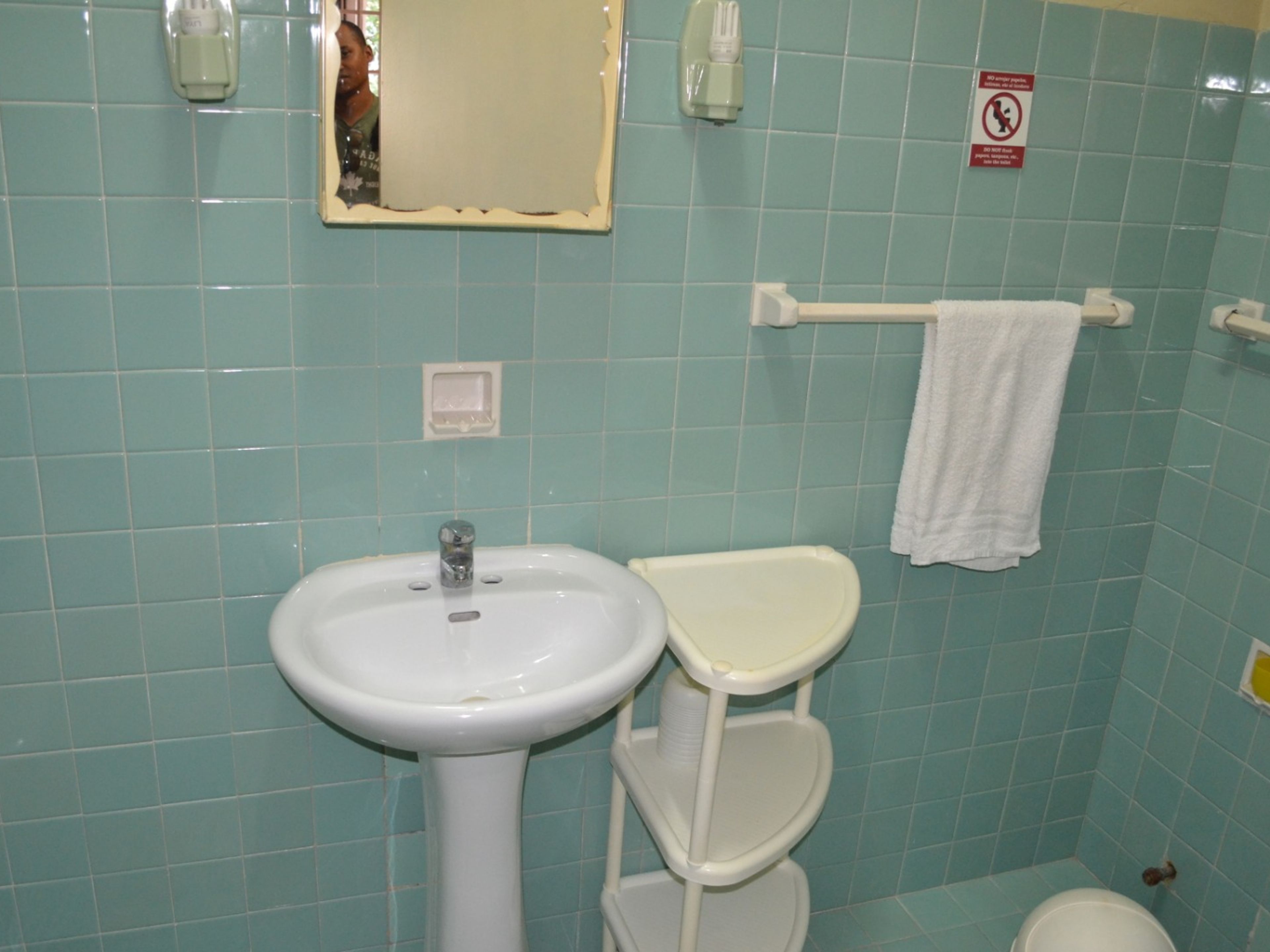 Дом Nancy, CALLE H, No. 403Bathroom´s view