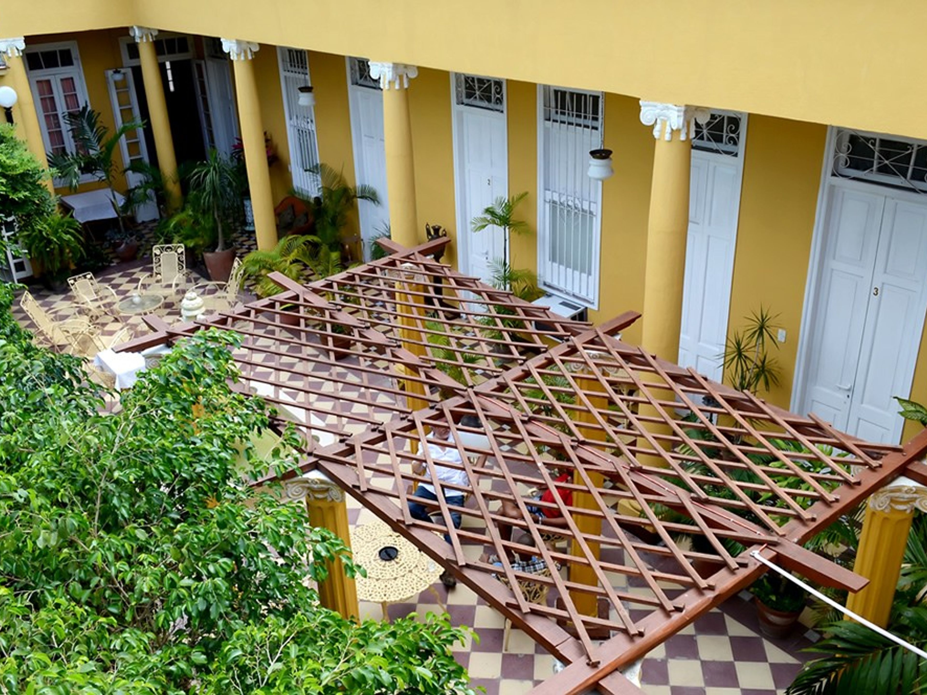 Hostal D´ Cordero, LEONCIO VIDAL, No. 61 - Inside patio view