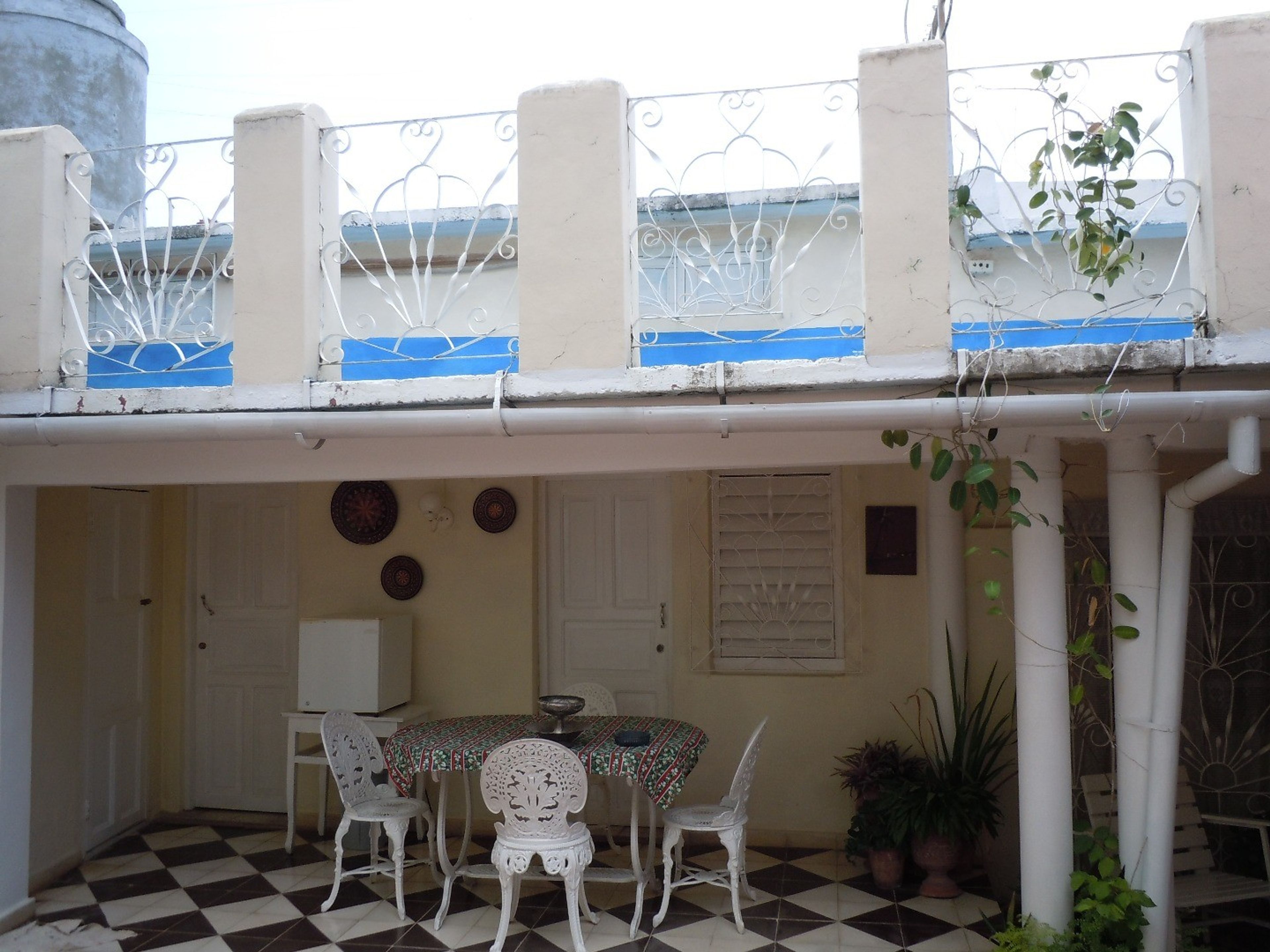 Hostal Conchita Soler, ANTONIO MACEO (Gutiérrez), No. 553House's inside patio view