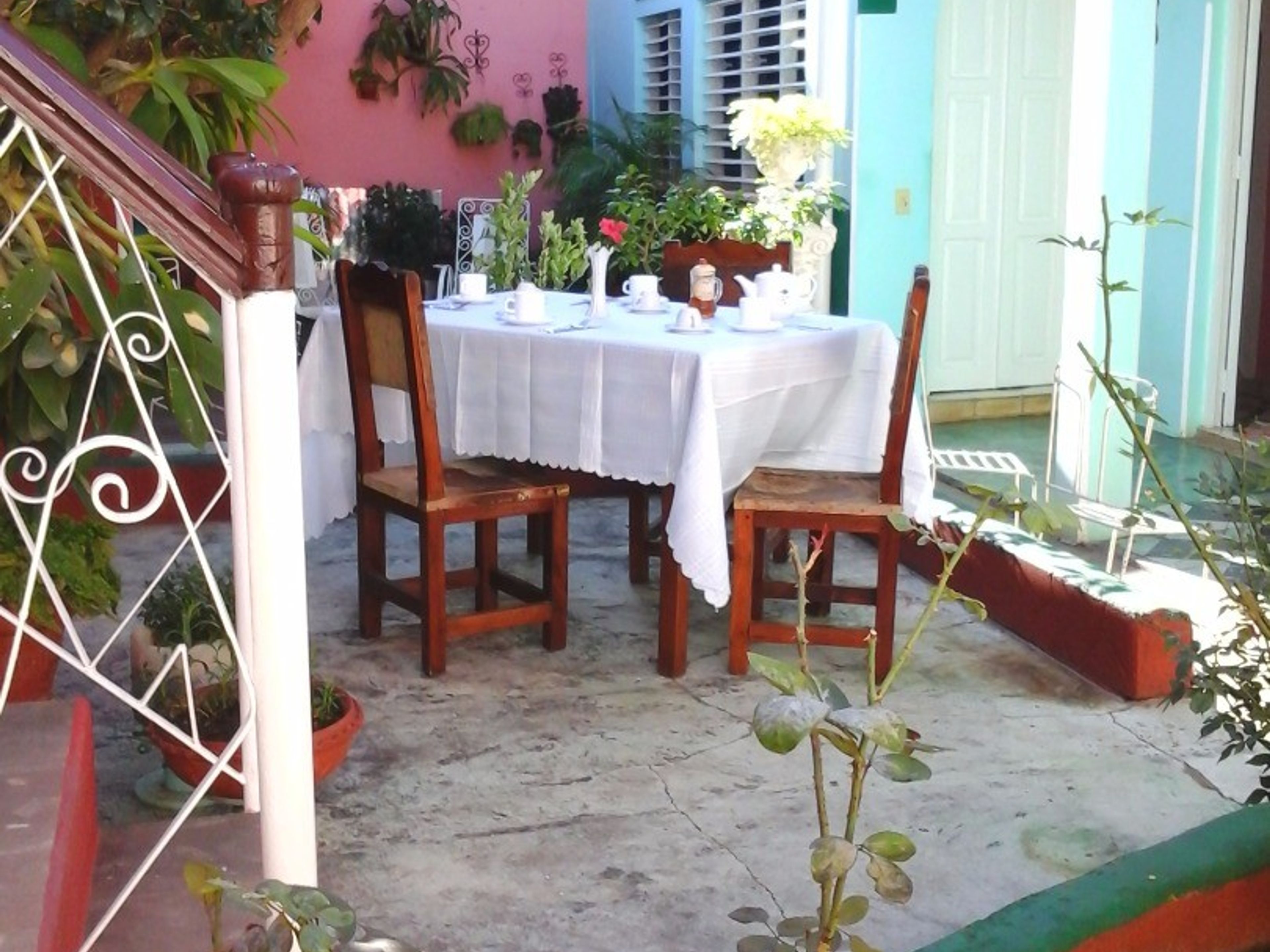 Hostal El Veterano, LINO PÉREZ (San Proscopio), No. 176House's inside patio view