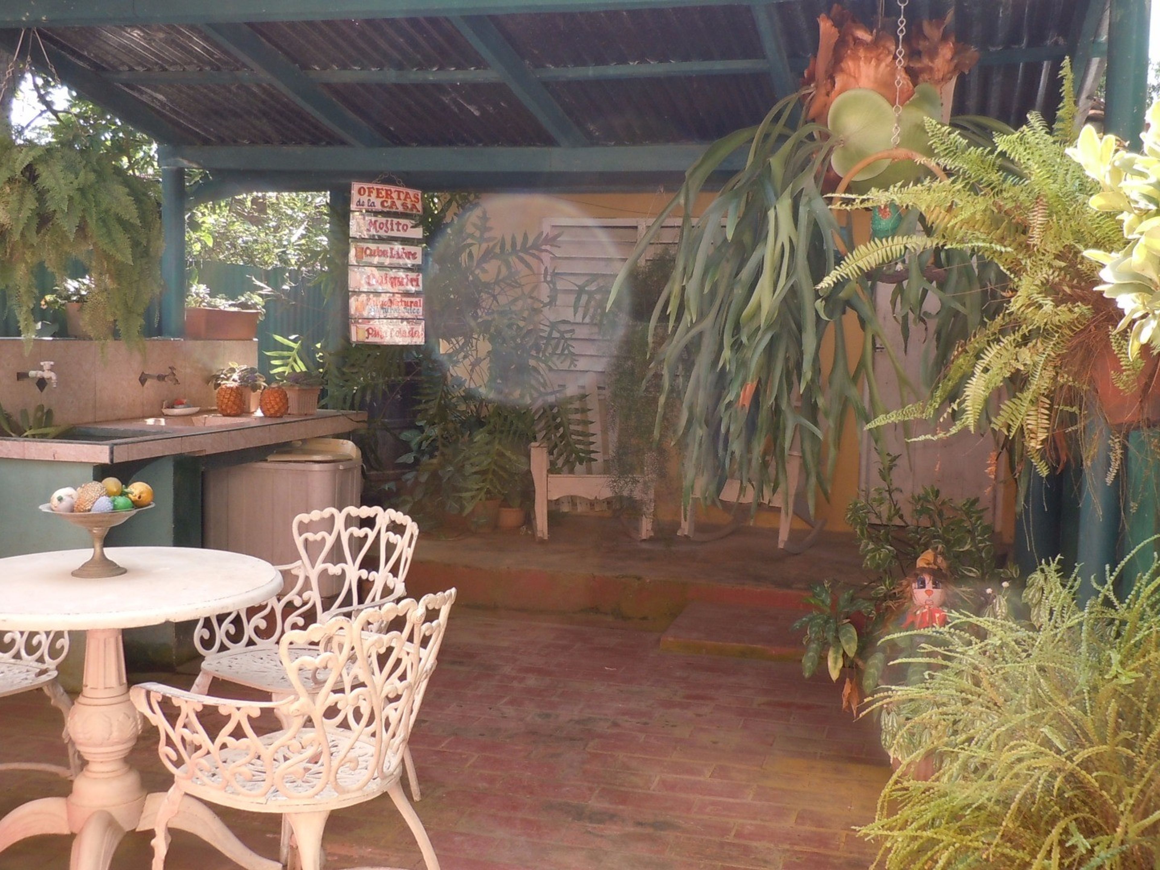 Casa Colonial Elenita, SALVADOR CISNERO, No. 141 - Inside patio view