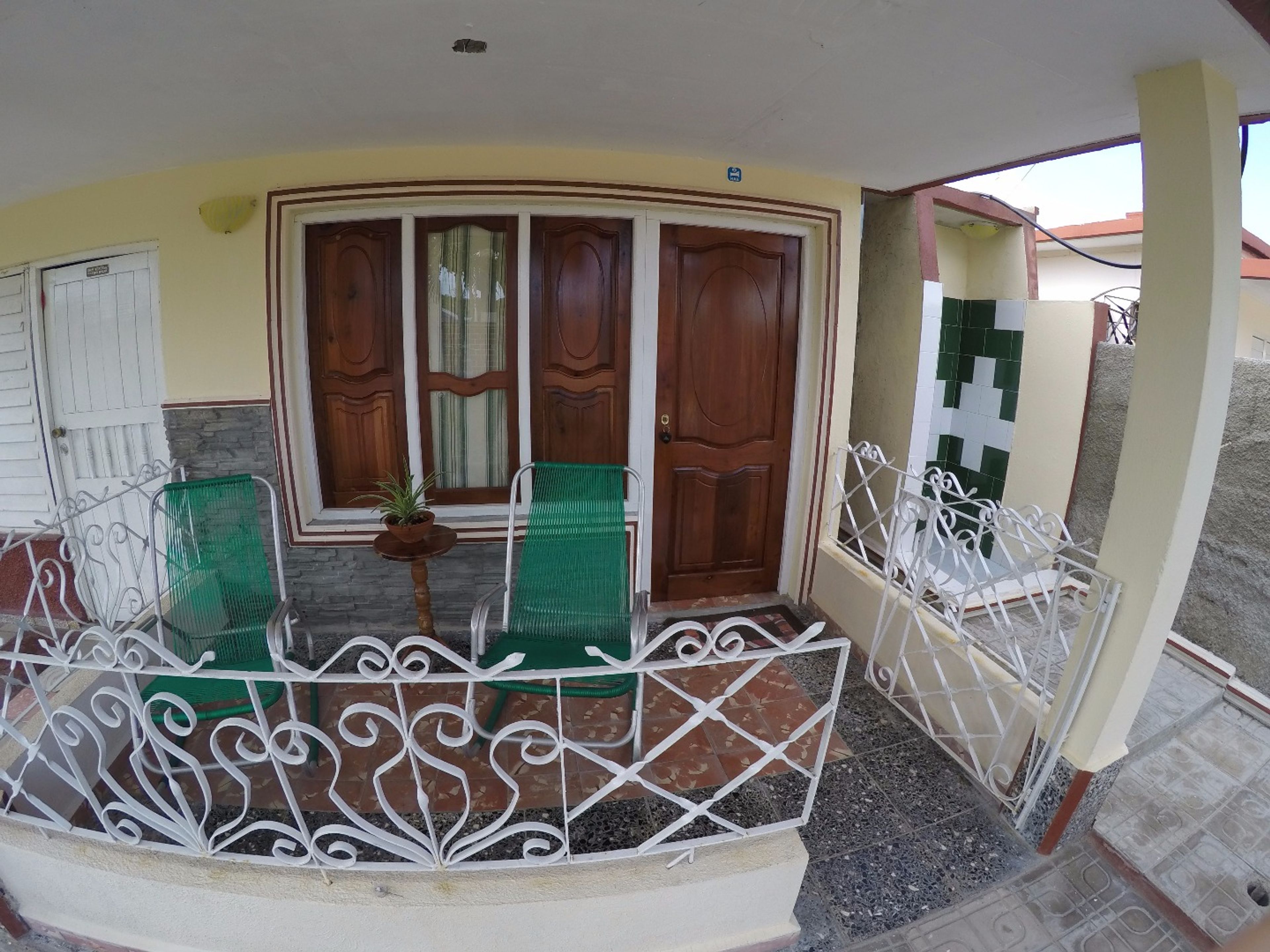 Casa Carballo y Maydi, PLAYA GIRÓNHouse's porche view