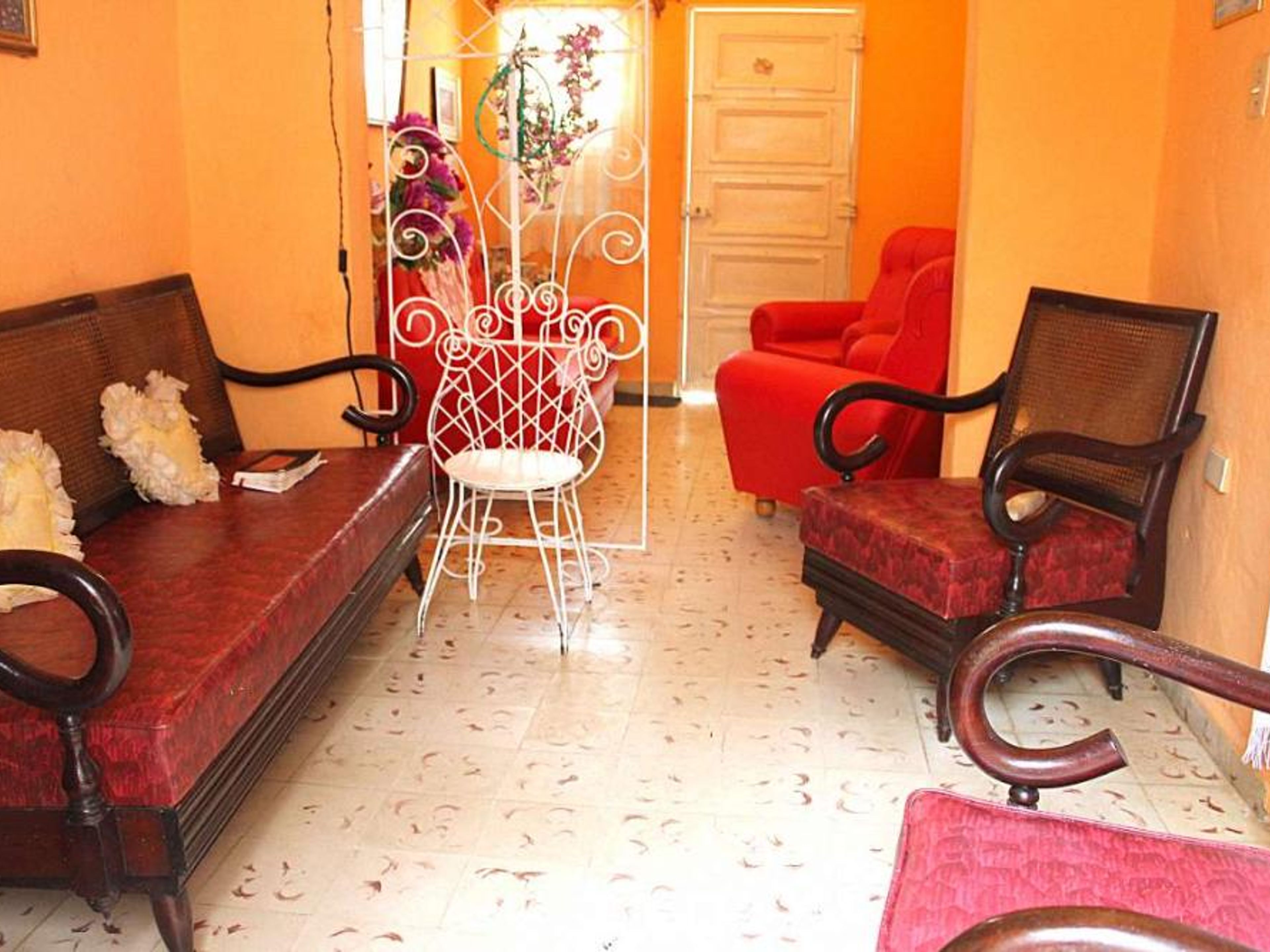 Casa Victoria y Zoilo, JOSÉ ANTONIO ECHEVARRÍA (Buen Retiro), No.142House's living room