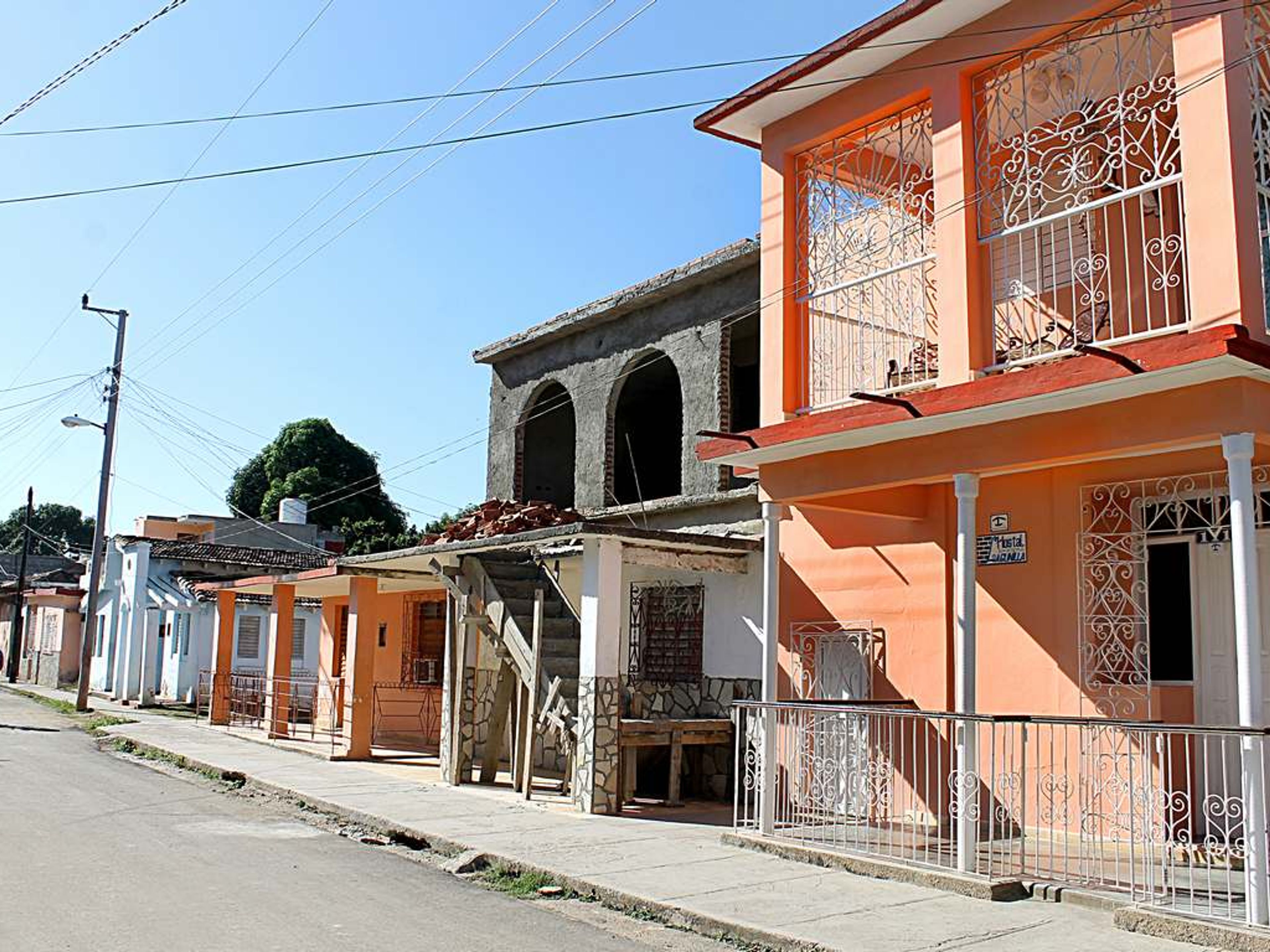 Hostal Lagunilla, CLEMENTE PEREIRA (Cruz Verde) No.111Trinidad old city and house's panoramic view