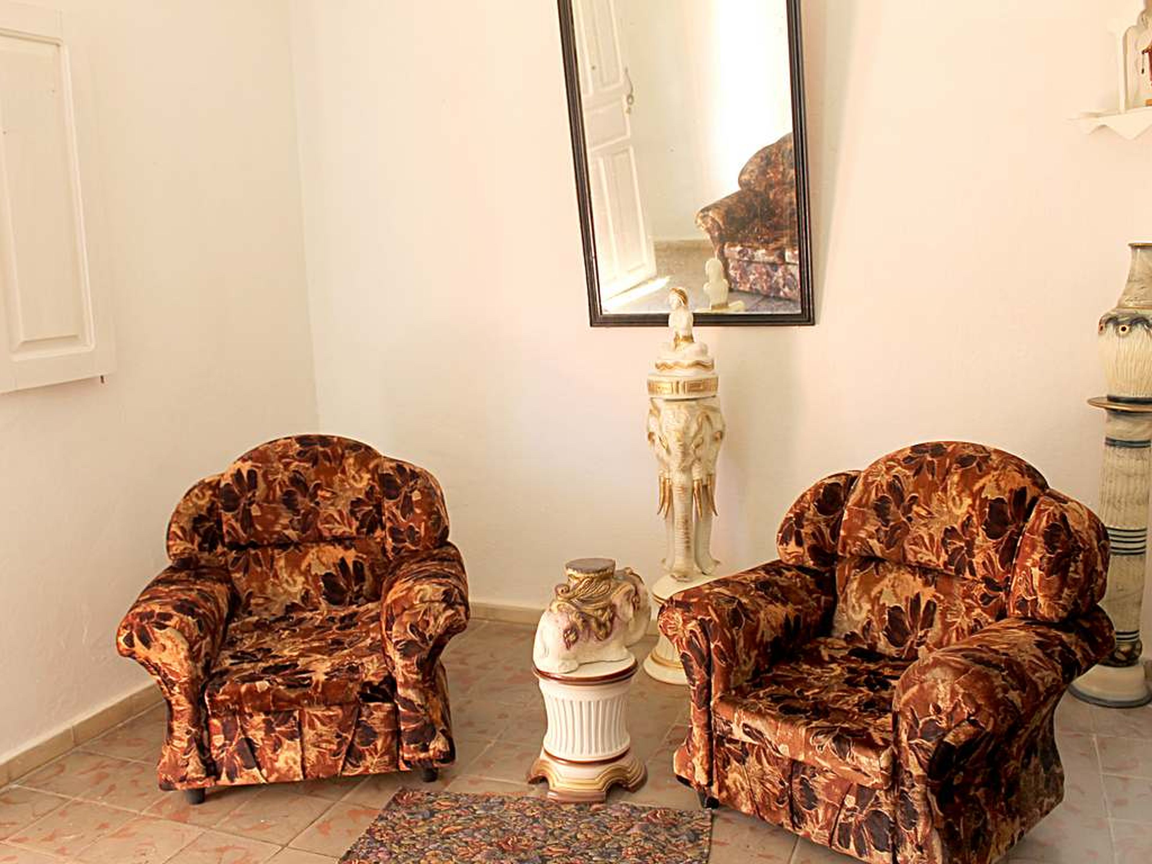 Hostal Lagunilla, CLEMENTE PEREIRA (Cruz Verde) No.111House's details