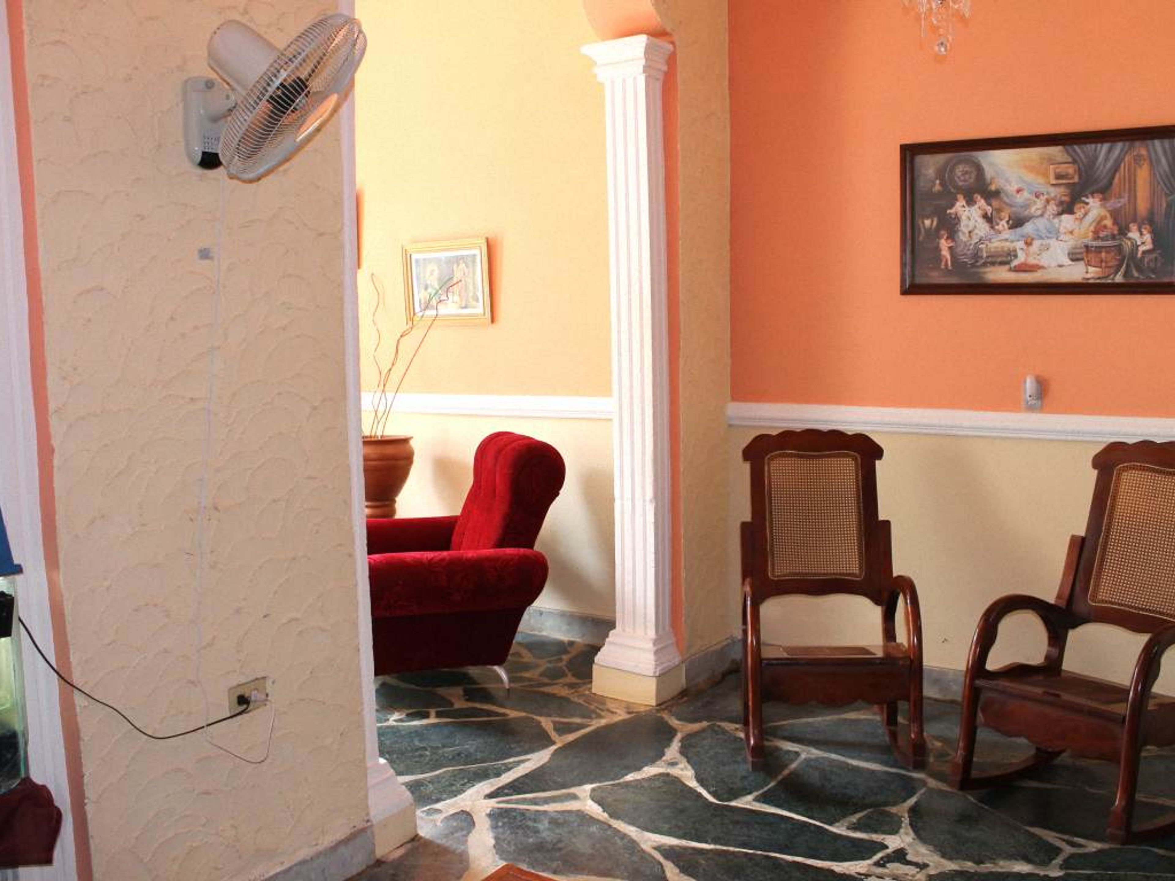 Hostal Tito y Vicky, MARIO GUERRA (San Cayetano), No. 177House's living room