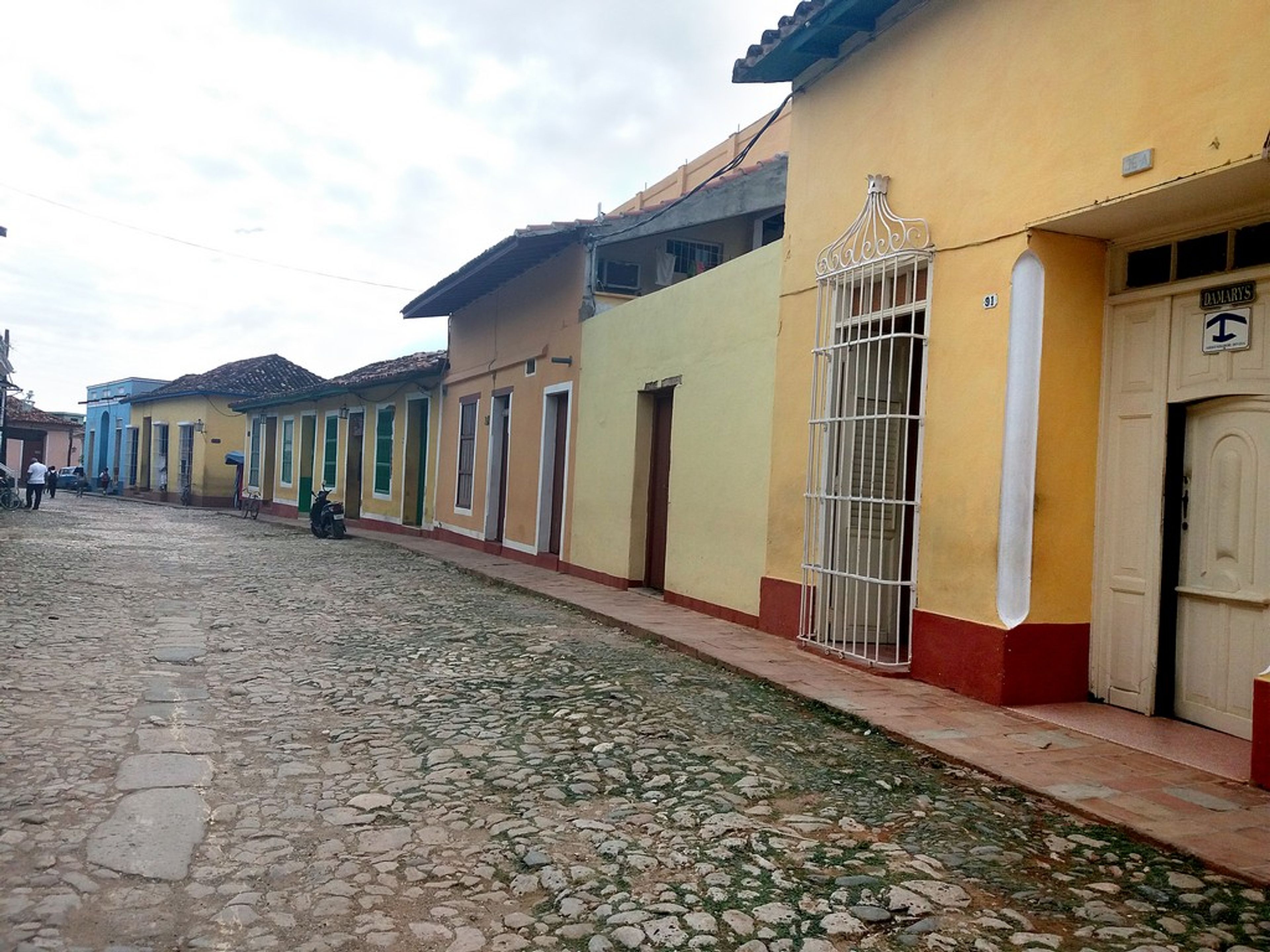 Hostal Damarys, REAL DEL JIGUE (Rubén Martinez Villena), No. 91 - Trinidad old city and house's panoramic view
