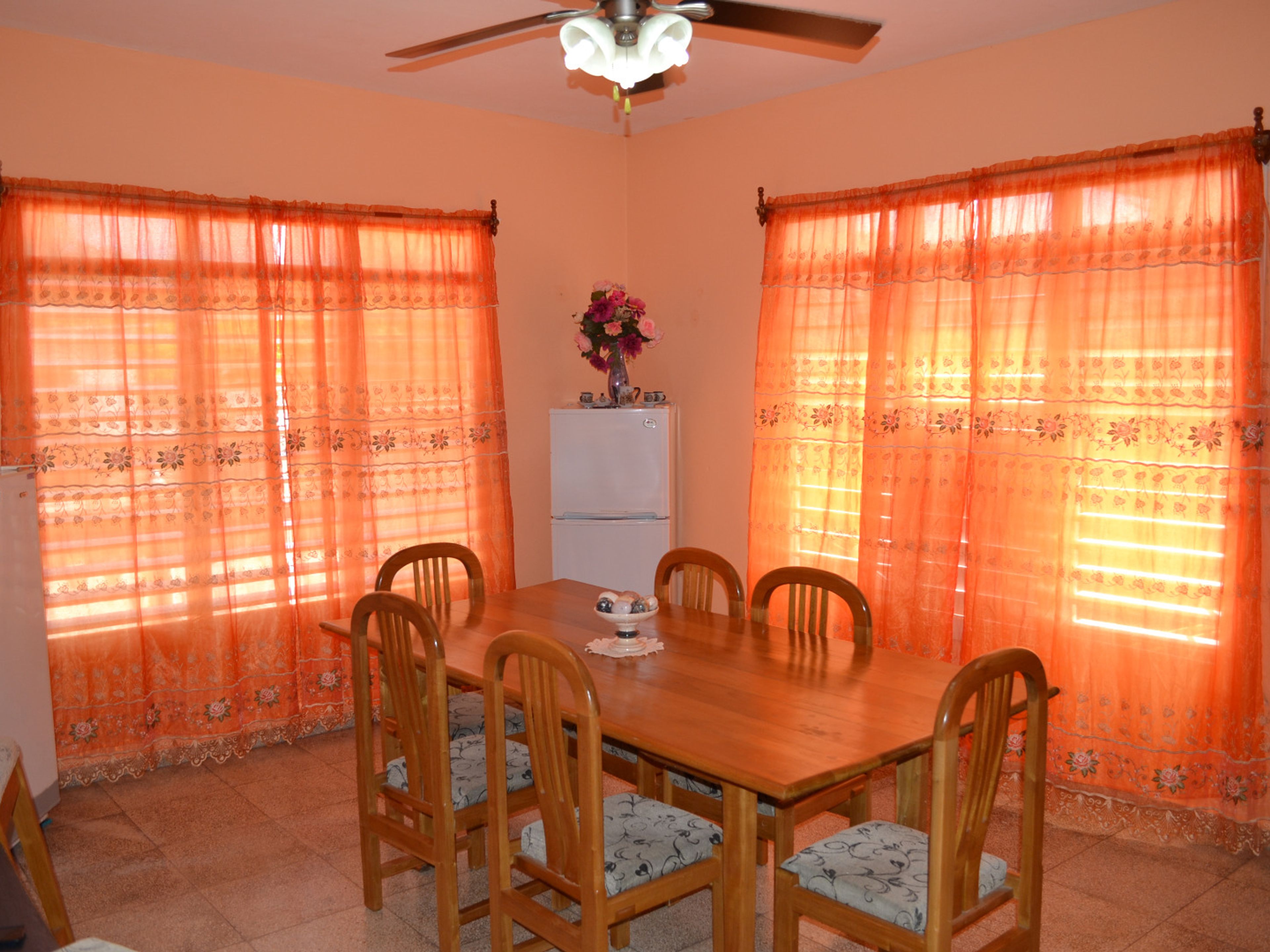 Villa Castellanos, PLAYA GIRÓNHouse's dinning room