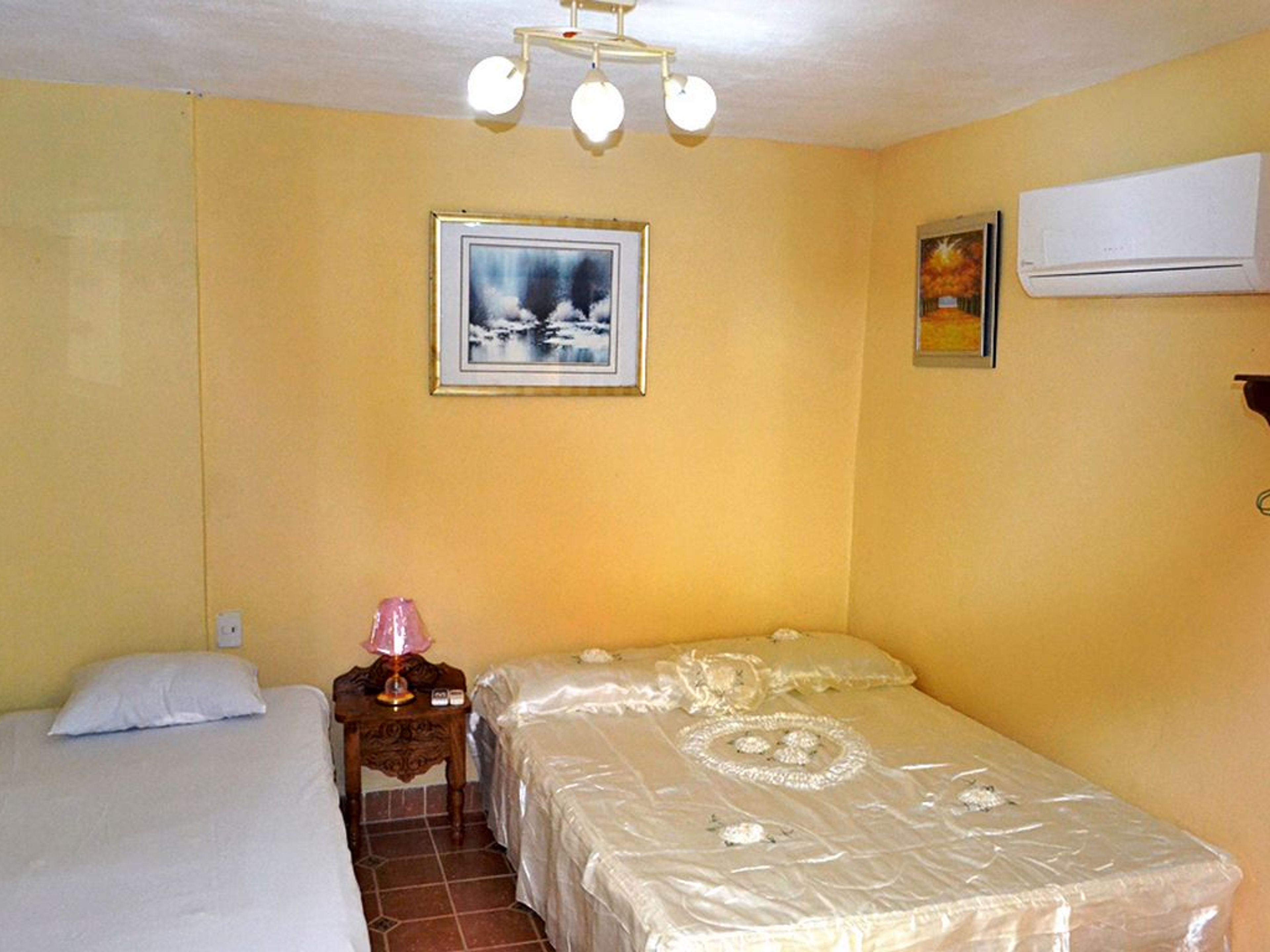 Hostal Trinidad María Guadalupe, ERNESTO VALDÉS MUÑOZ (Media Luna), No. 51Standard room 2