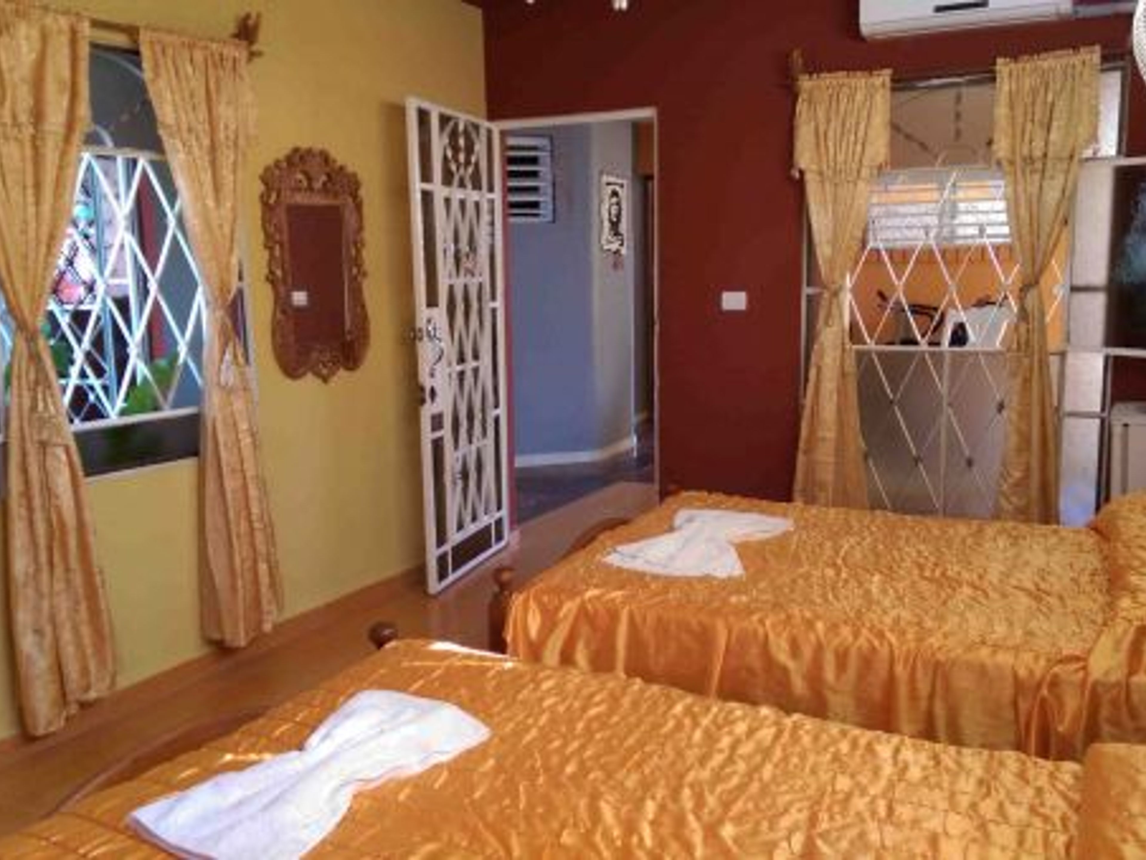 Villa Yaneisy y Yoel, SALVADOR CISNEROS, No. 15Standard room