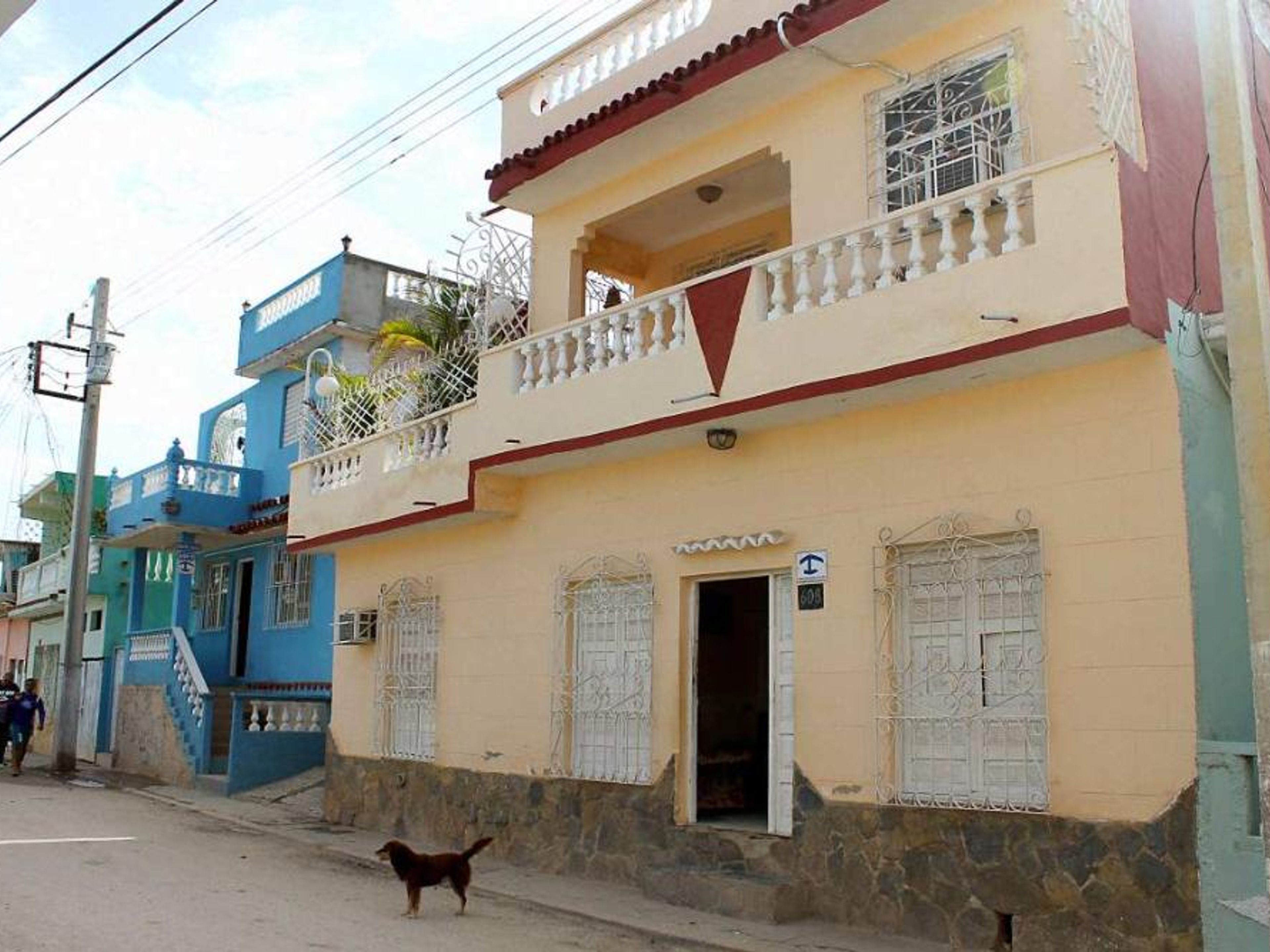 Hostal Chocoday, FRANK PAÍS (Del Carmen), No.608