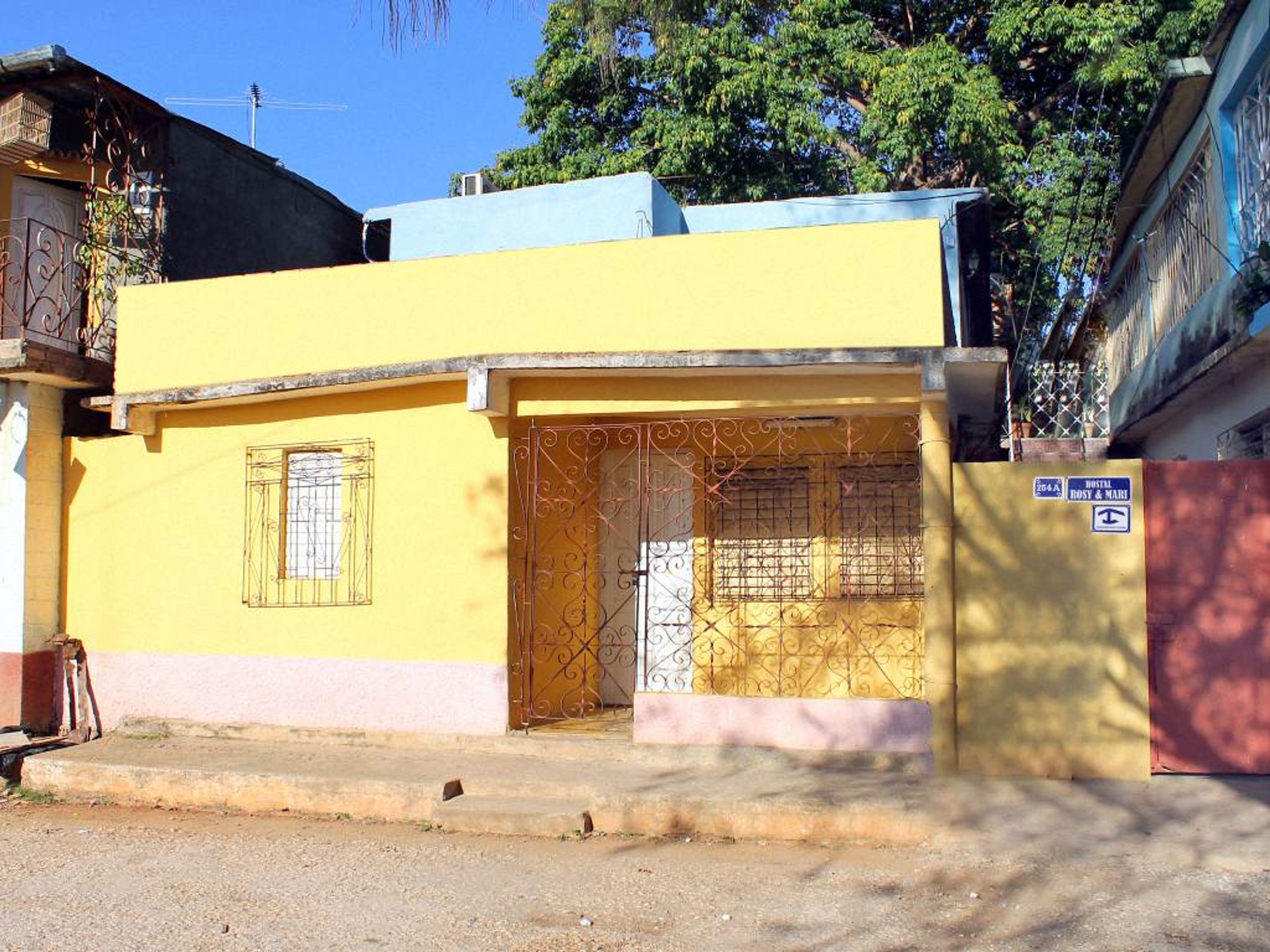 Hostal Rosy & Mary, CRUZ VERDE, No. 254-A