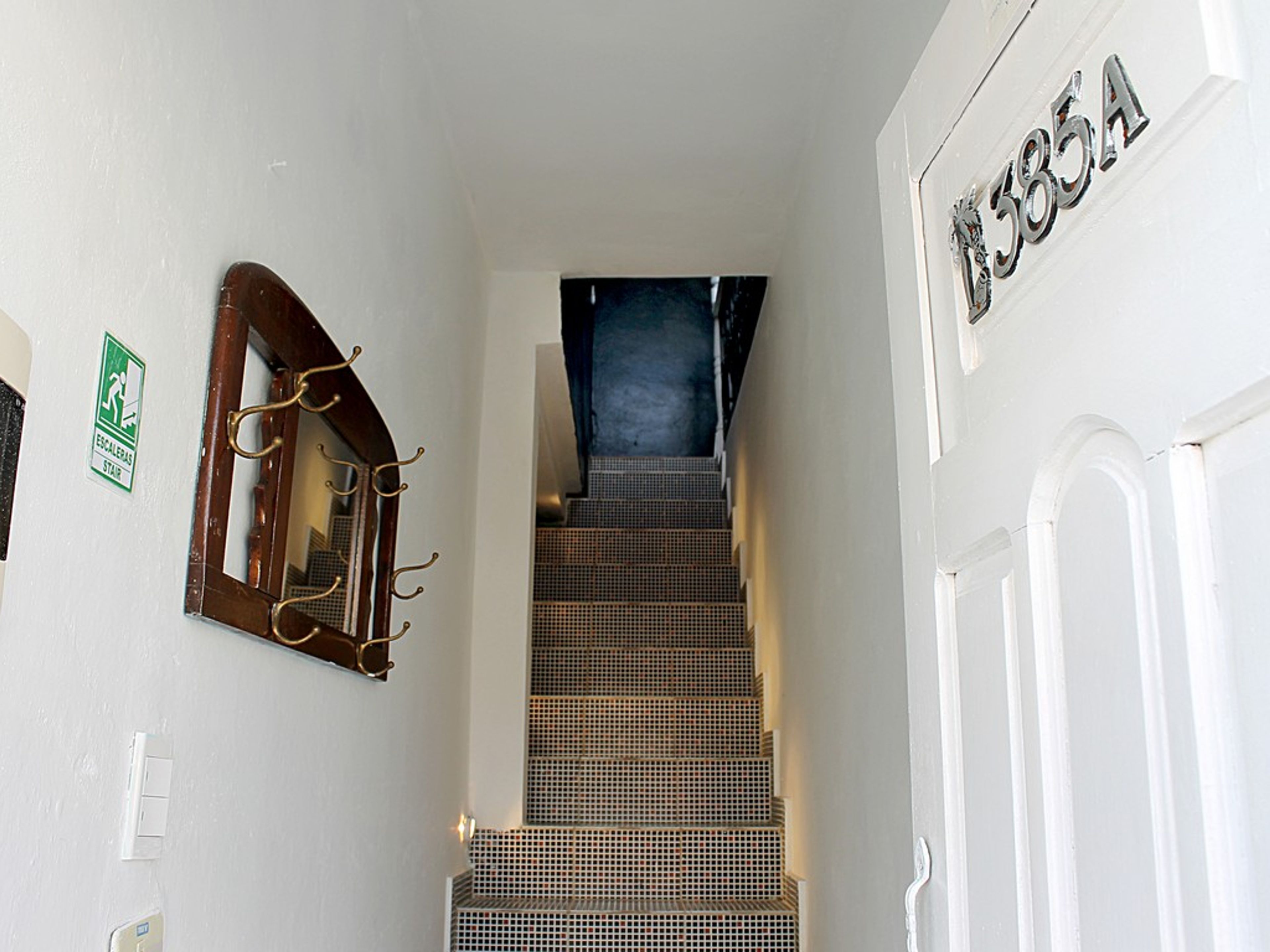 Hostal Kinsman, ABEL SANTA MARÍA (Lirio Blanco), No.385House's entrance view