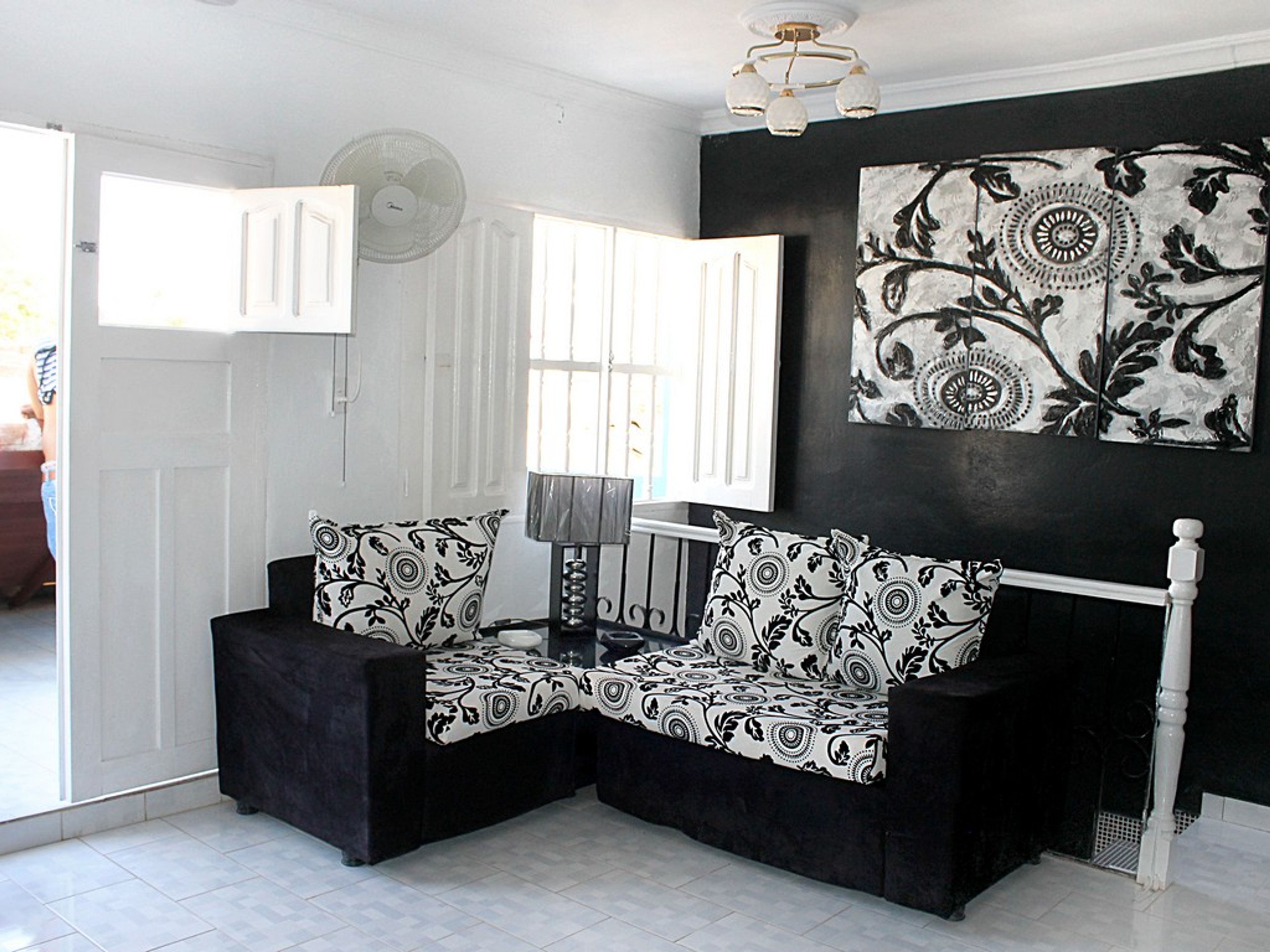Hostal Kinsman, ABEL SANTA MARÍA (Lirio Blanco), No.385House's living room