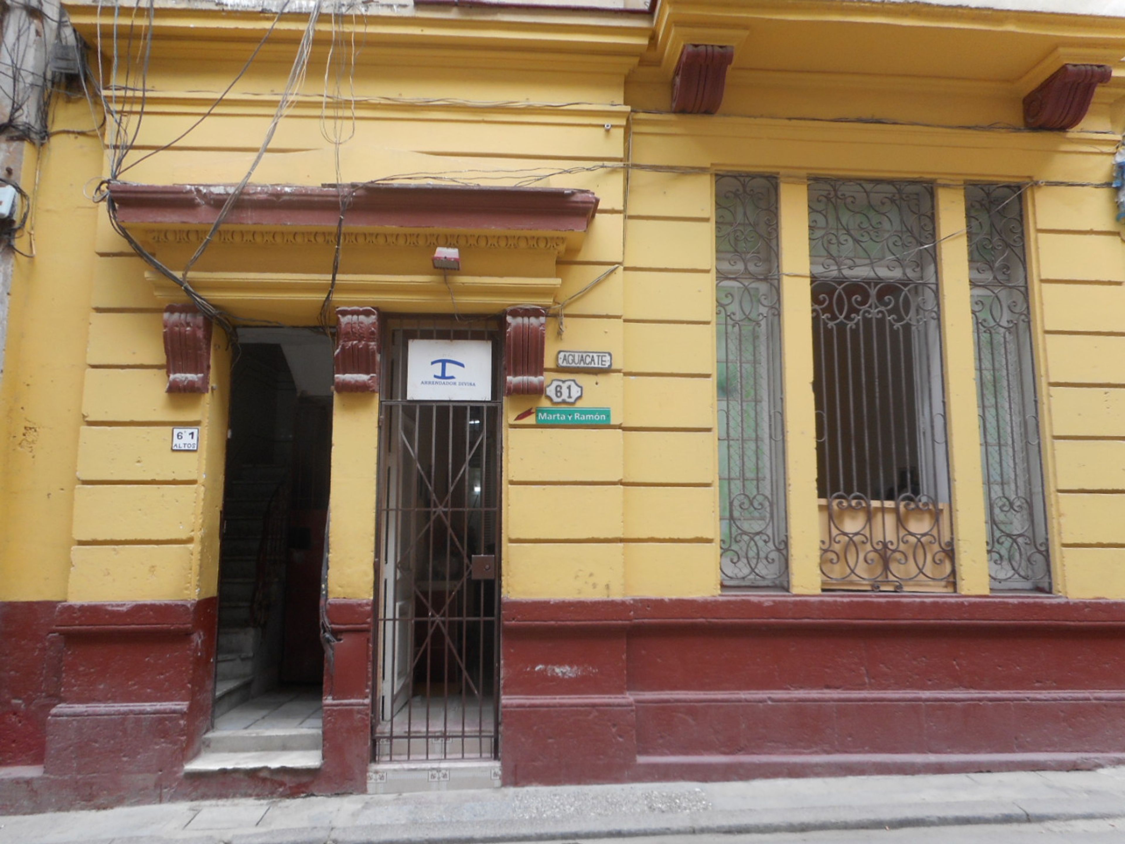 Casa Martha y Ramón, AGUACATE, No. 61