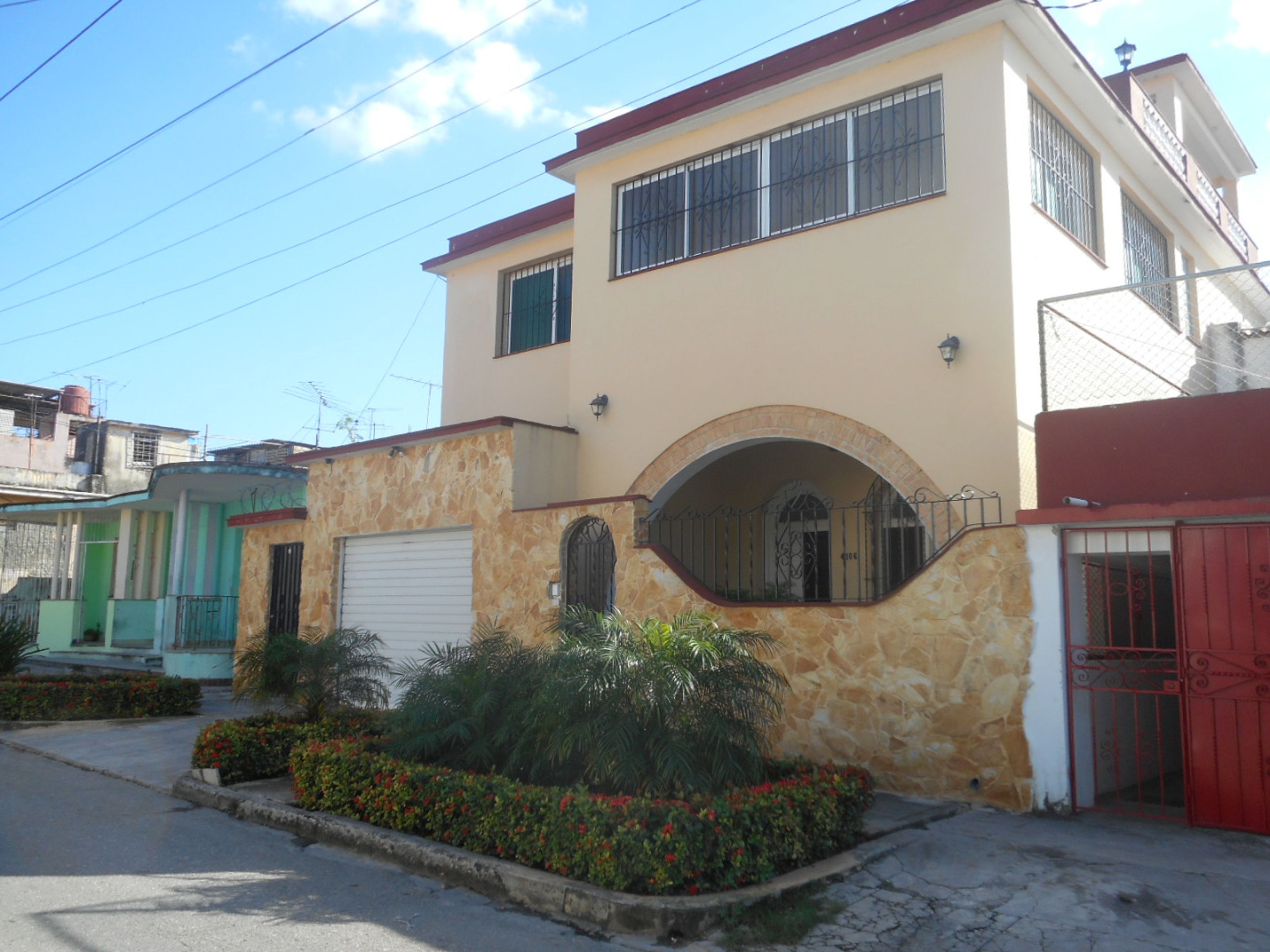 La Casa de Piedra, CALLE 58-C, No. 4106
