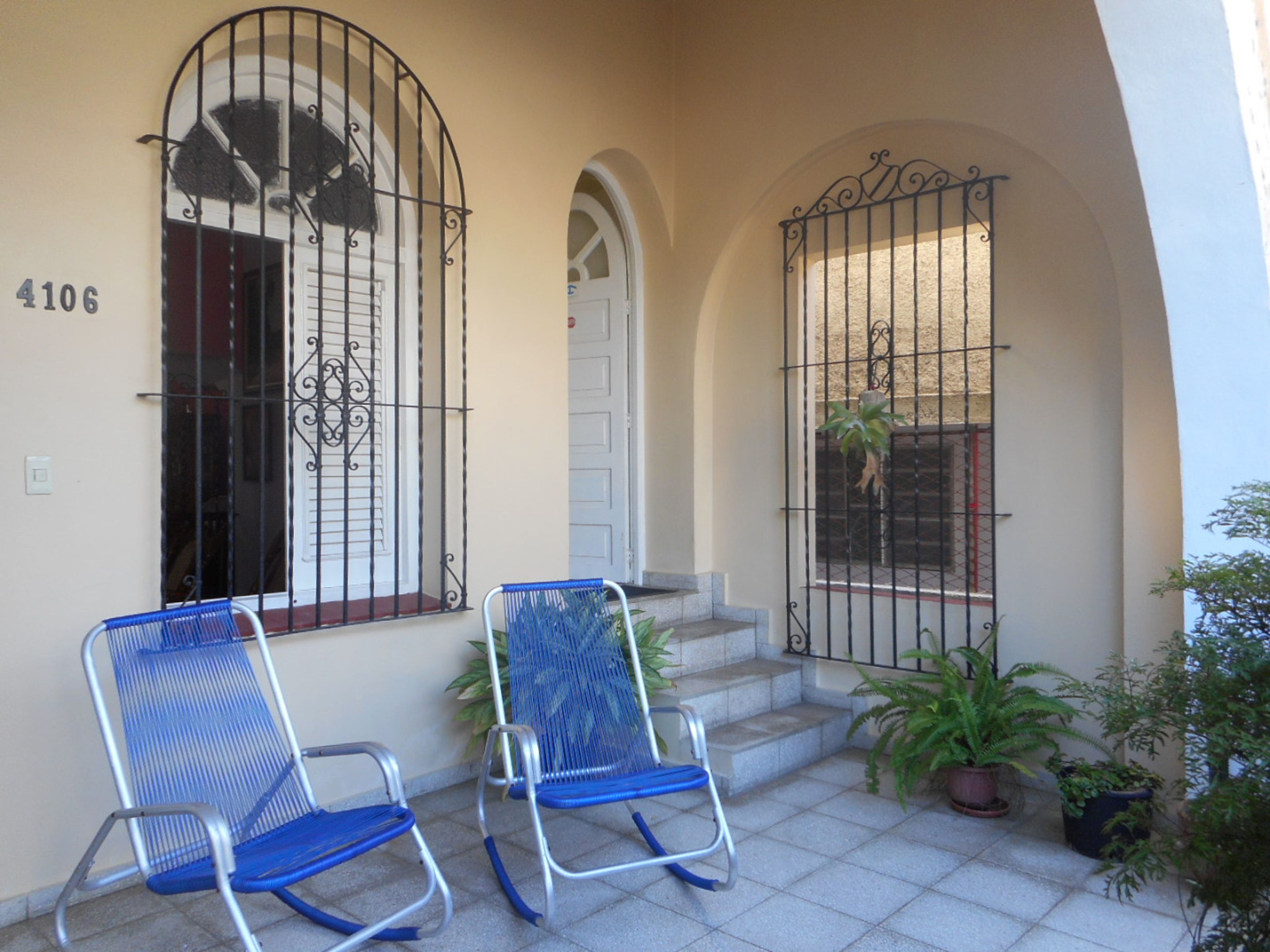 La Casa de Piedra, CALLE 58-C, No. 4106House's porche view