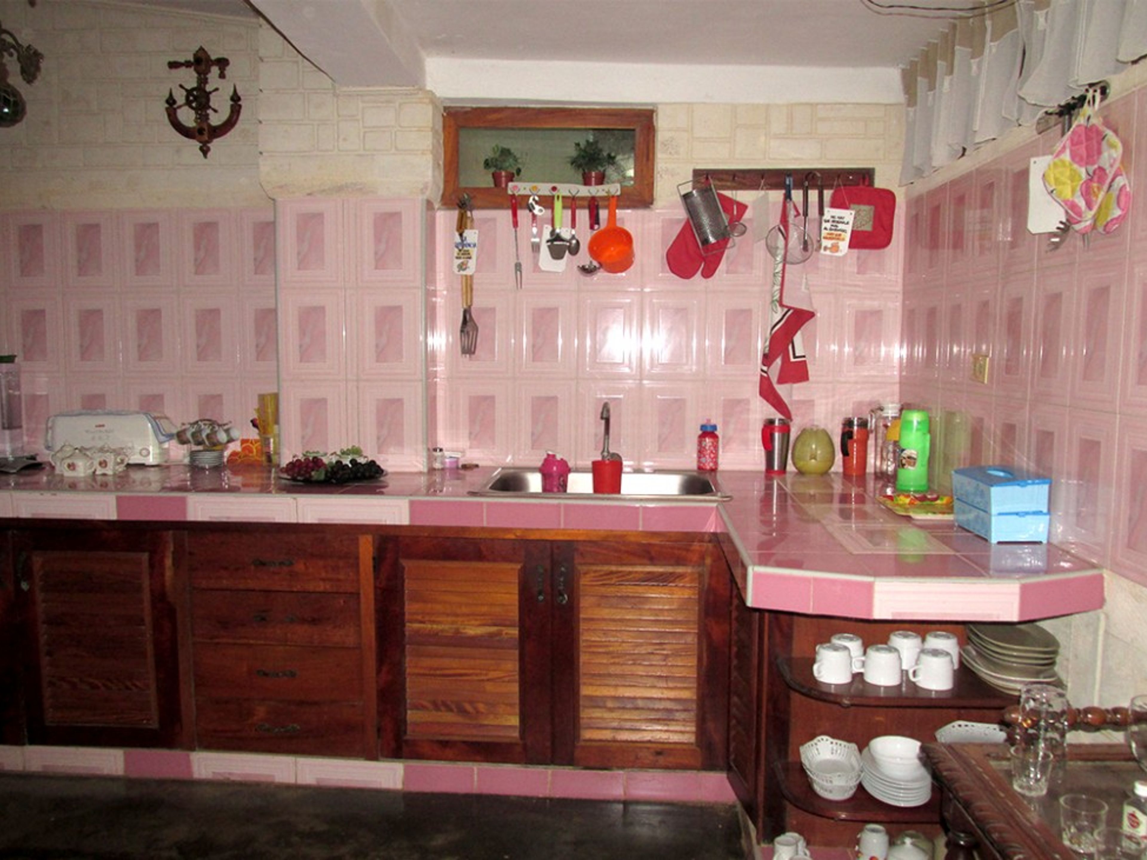 Casa Salome, CAMILO CIENFUEGOS, No.60 BHouse's kitchen view