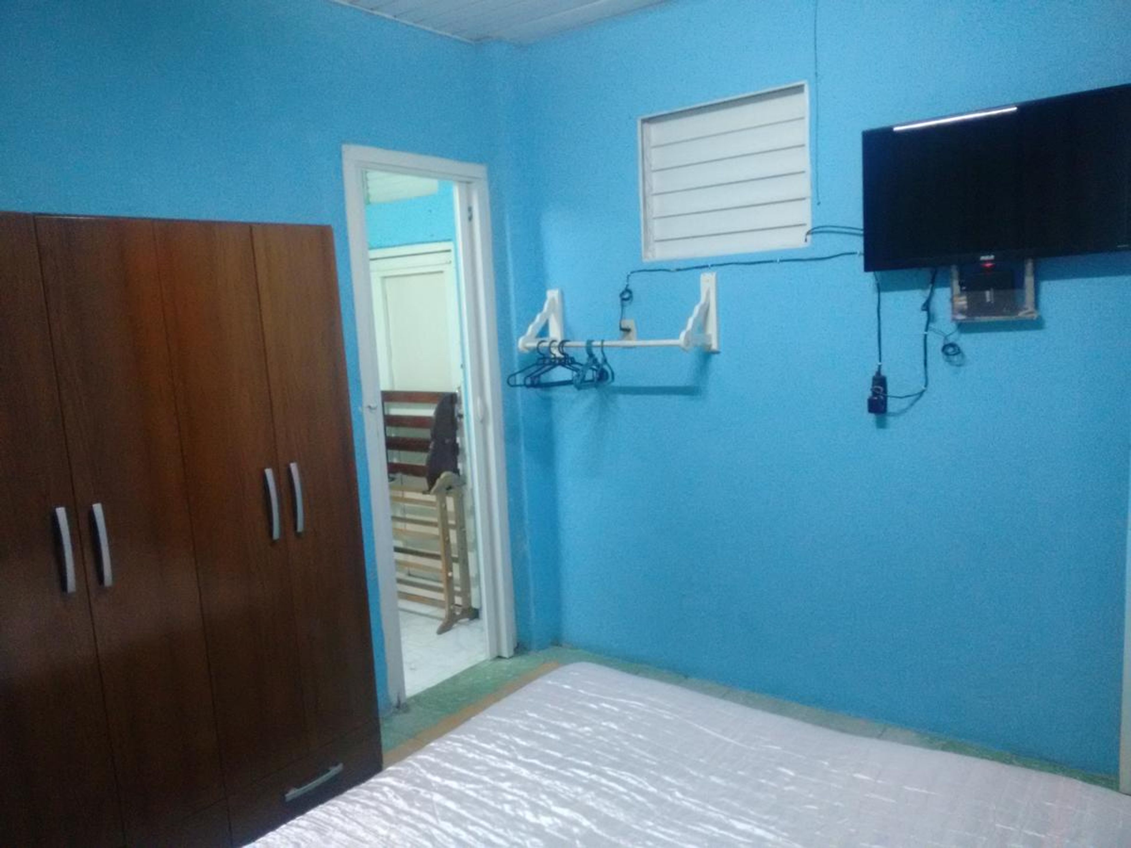 Casa Celia y Gisela, CALLE C, No. 223Room´s details