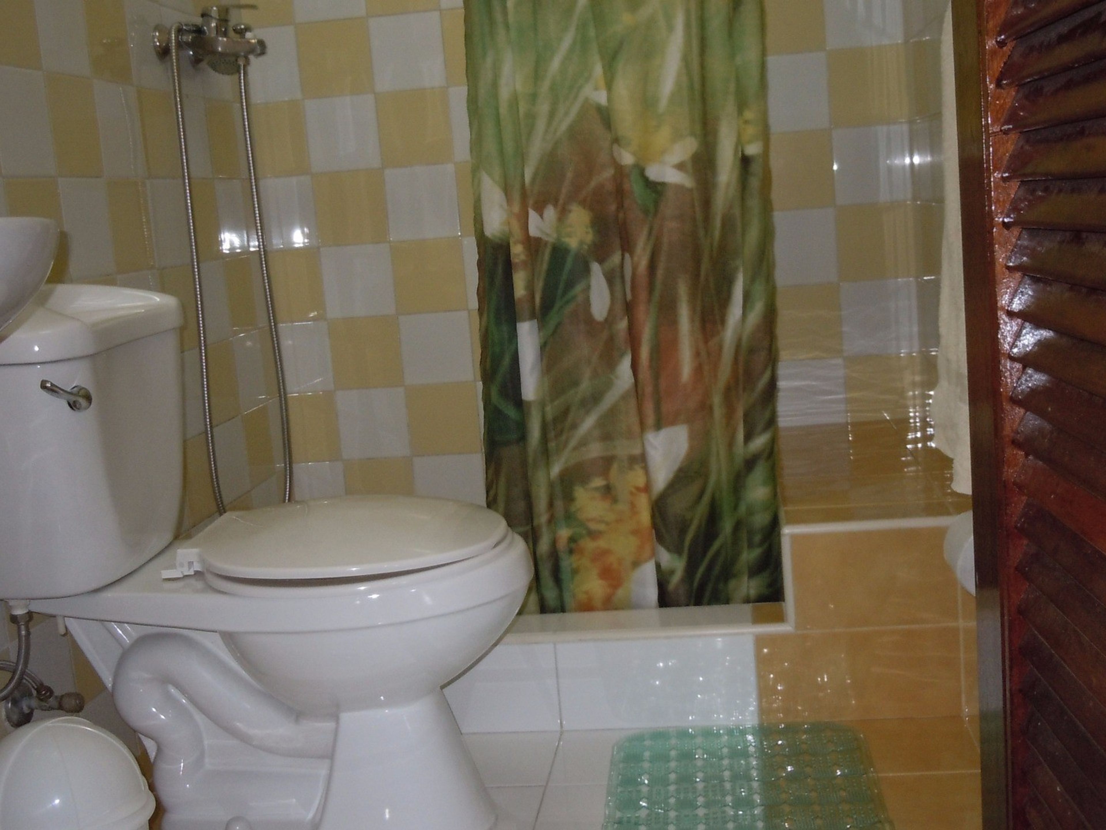 Hostal Anabel & Guille, 2nd AVENUE, No. 4604 - Bathroom view