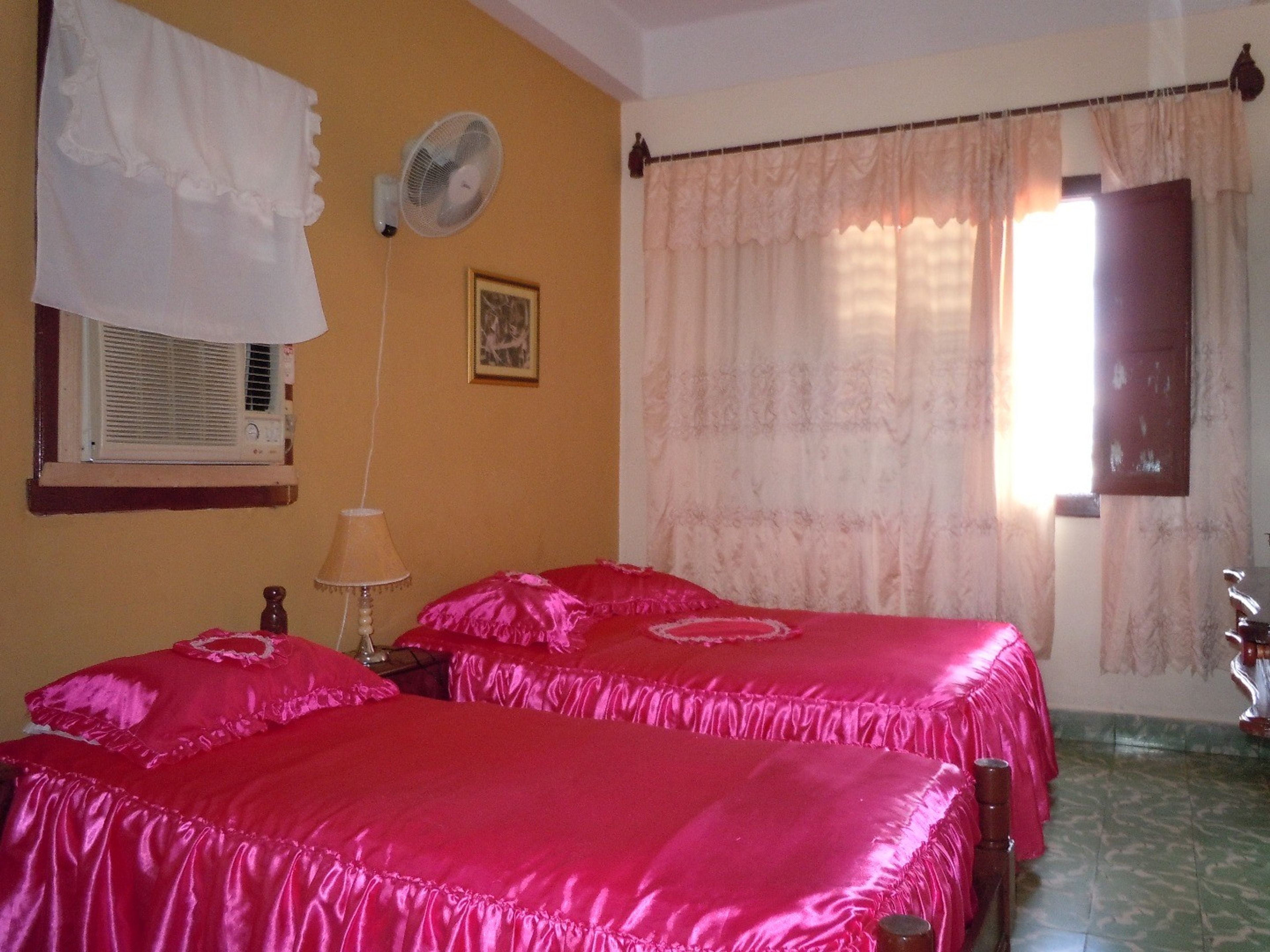 Hostal Carmencita, IGNACIO AGRAMONTE, No. 259Standard room