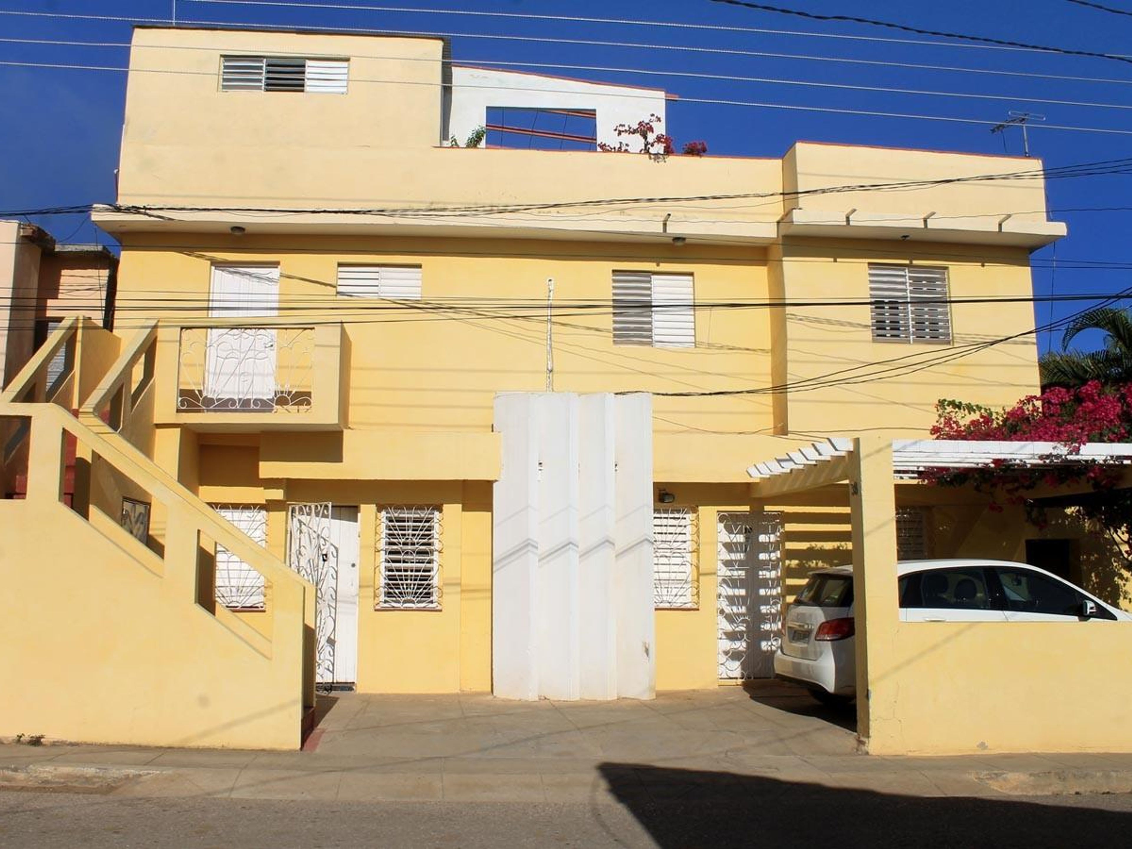 Casa Ruth, FRANK PAÍS (Del Carmen)