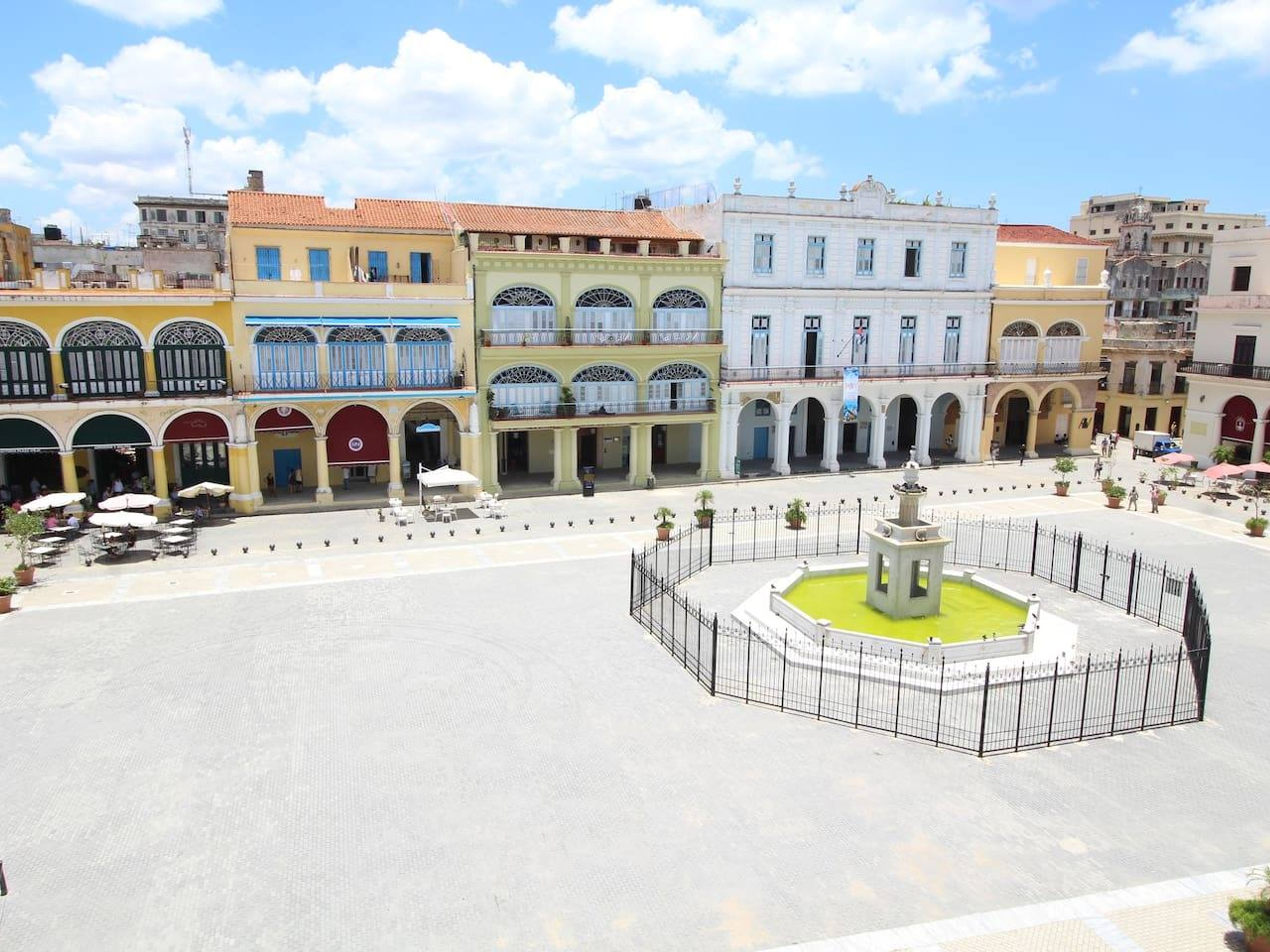 Casa Villamolk en Plaza Vieja, MERCADERES, No. 313 - View from balcony