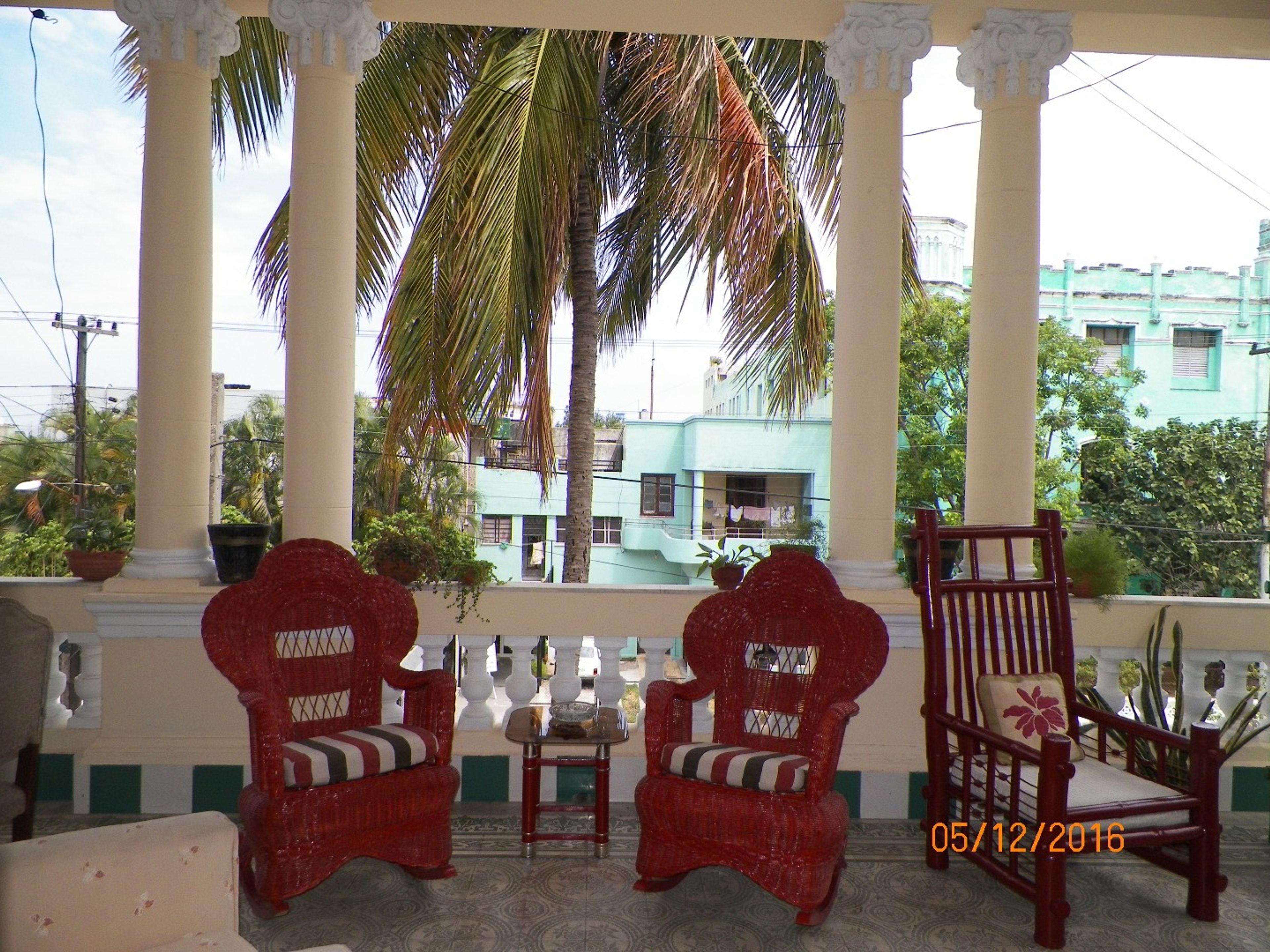 Casa Mary en 17, CALLE 17, No. 1059House's porsche view